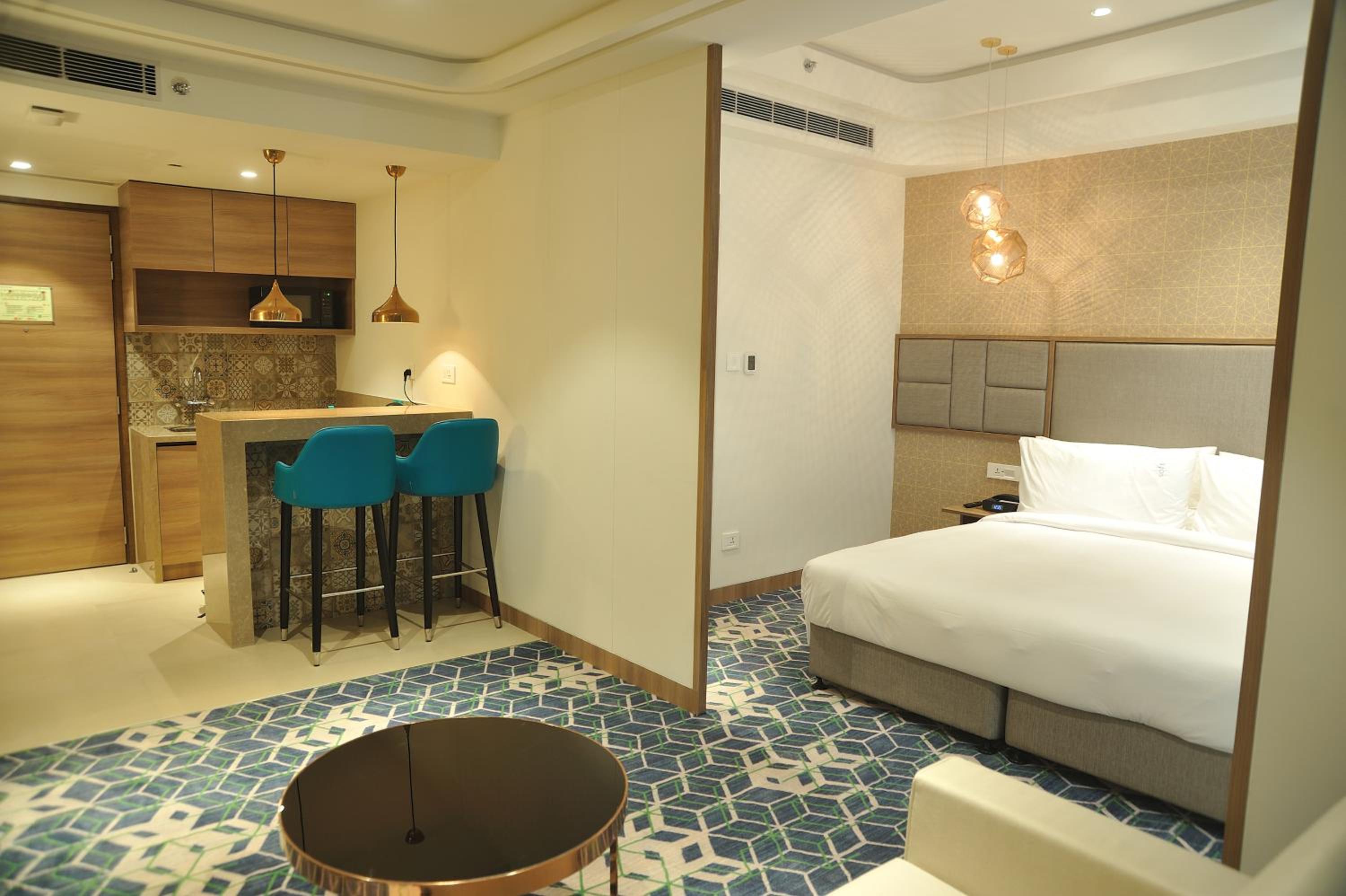 One-Bedroom Suite with Kitchenette with 25% discount on F&B, Spa and Laundry, Enjoy Buy One Get One at Viva Bar during Happy Hours (12 noon to 06:00 PM) - Photo 10