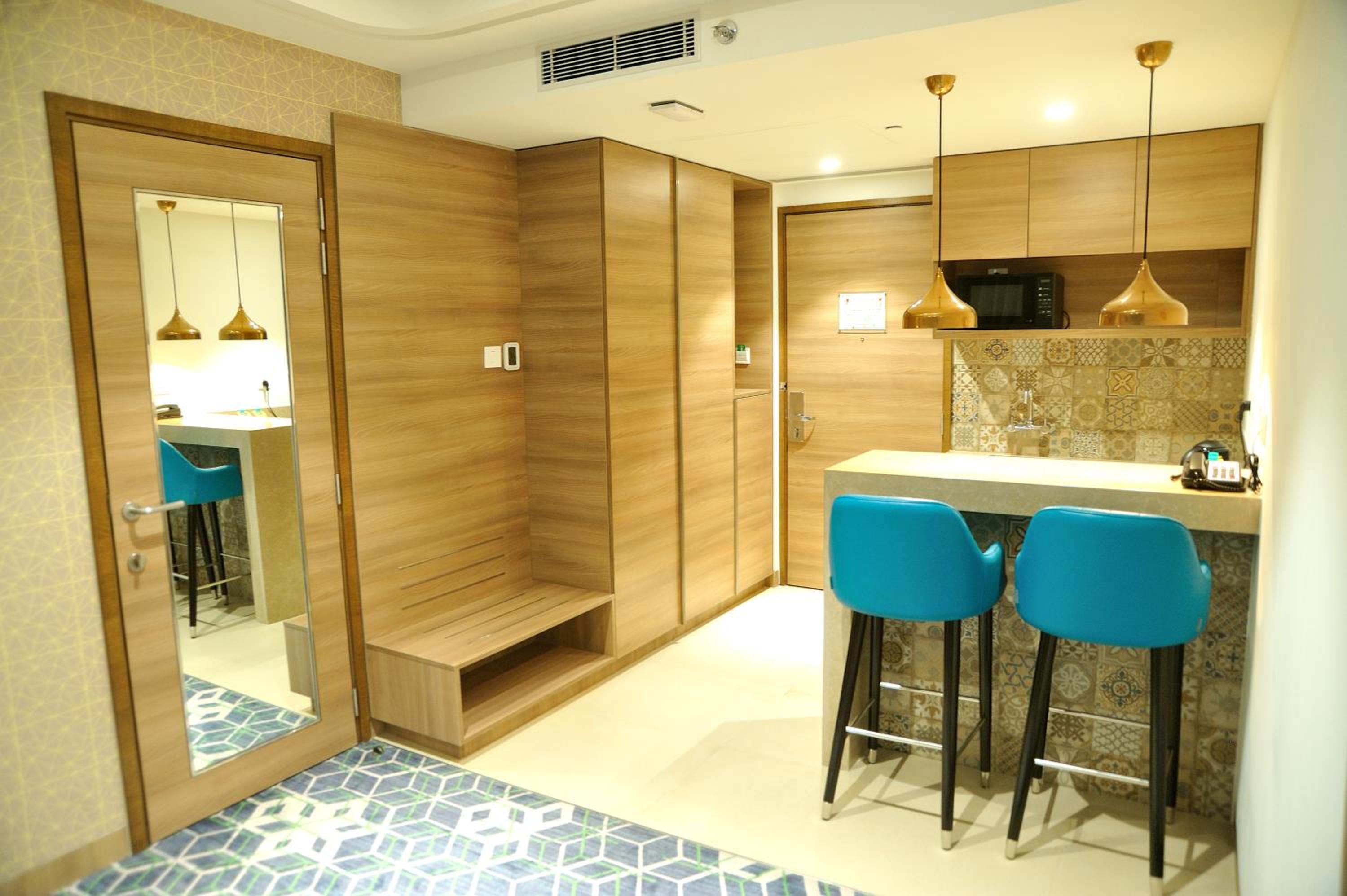 One-Bedroom Suite with Kitchenette with 25% discount on F&B, Spa and Laundry, Enjoy Buy One Get One at Viva Bar during Happy Hours (12 noon to 06:00 PM) - Photo 9