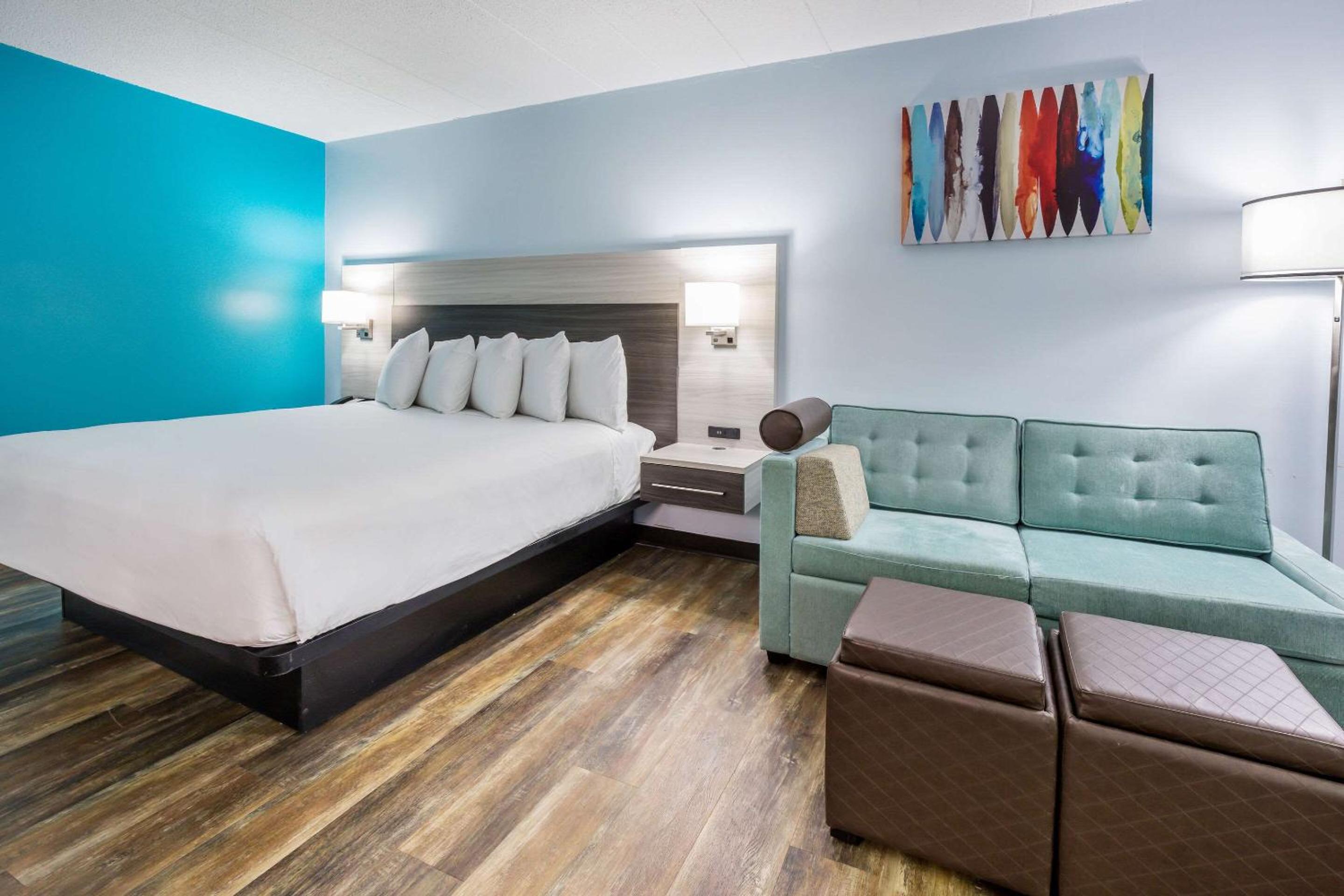 Standard King Room photo 3