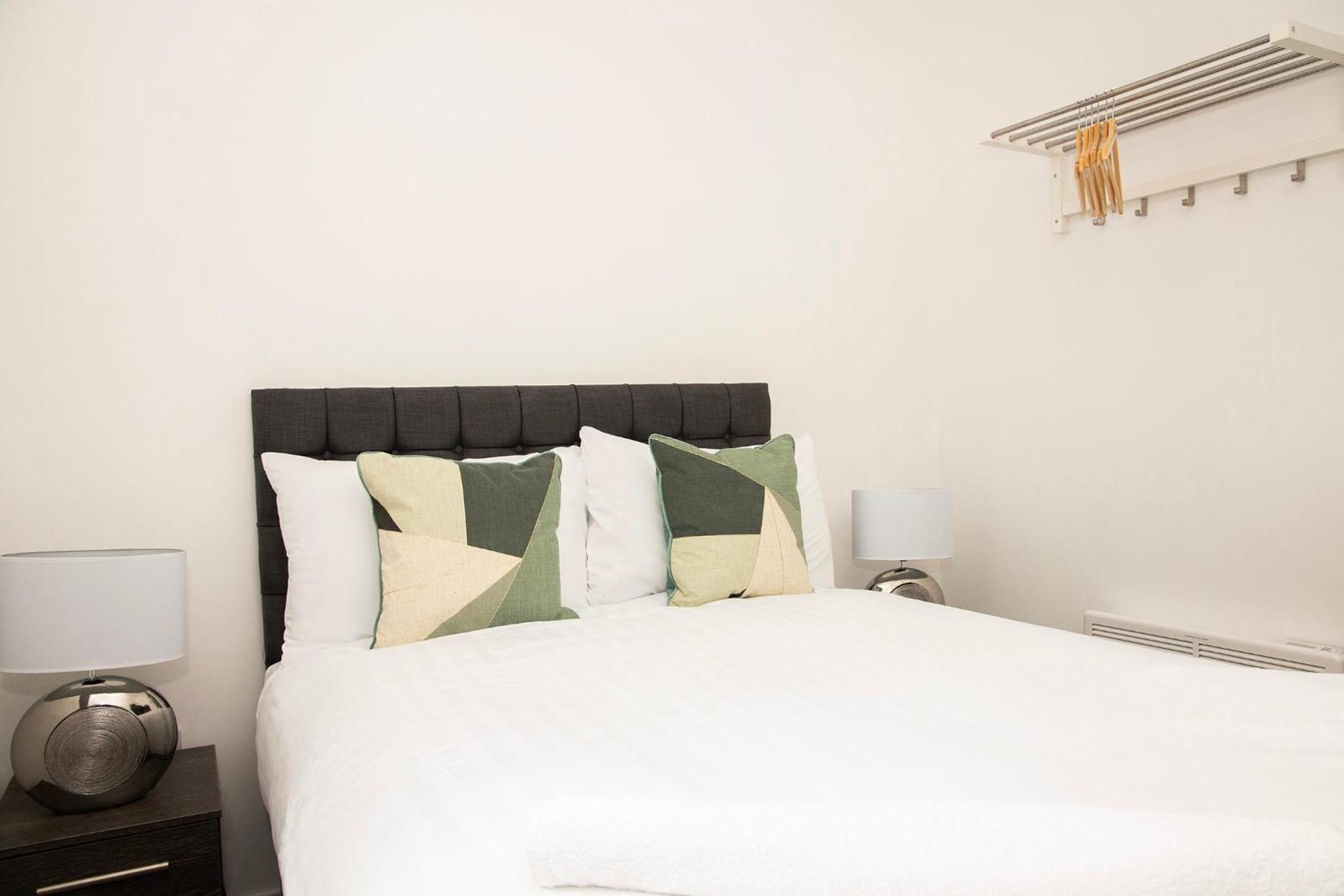 One-Bedroom Apartment - Photo 10