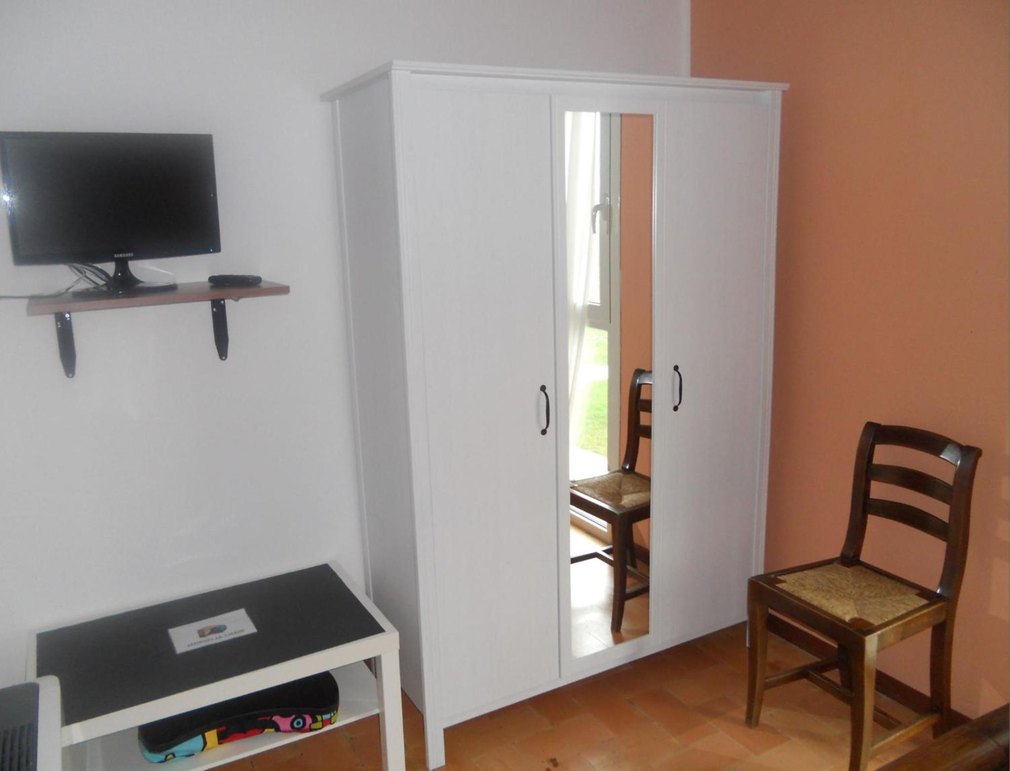 Single Room photo 3
