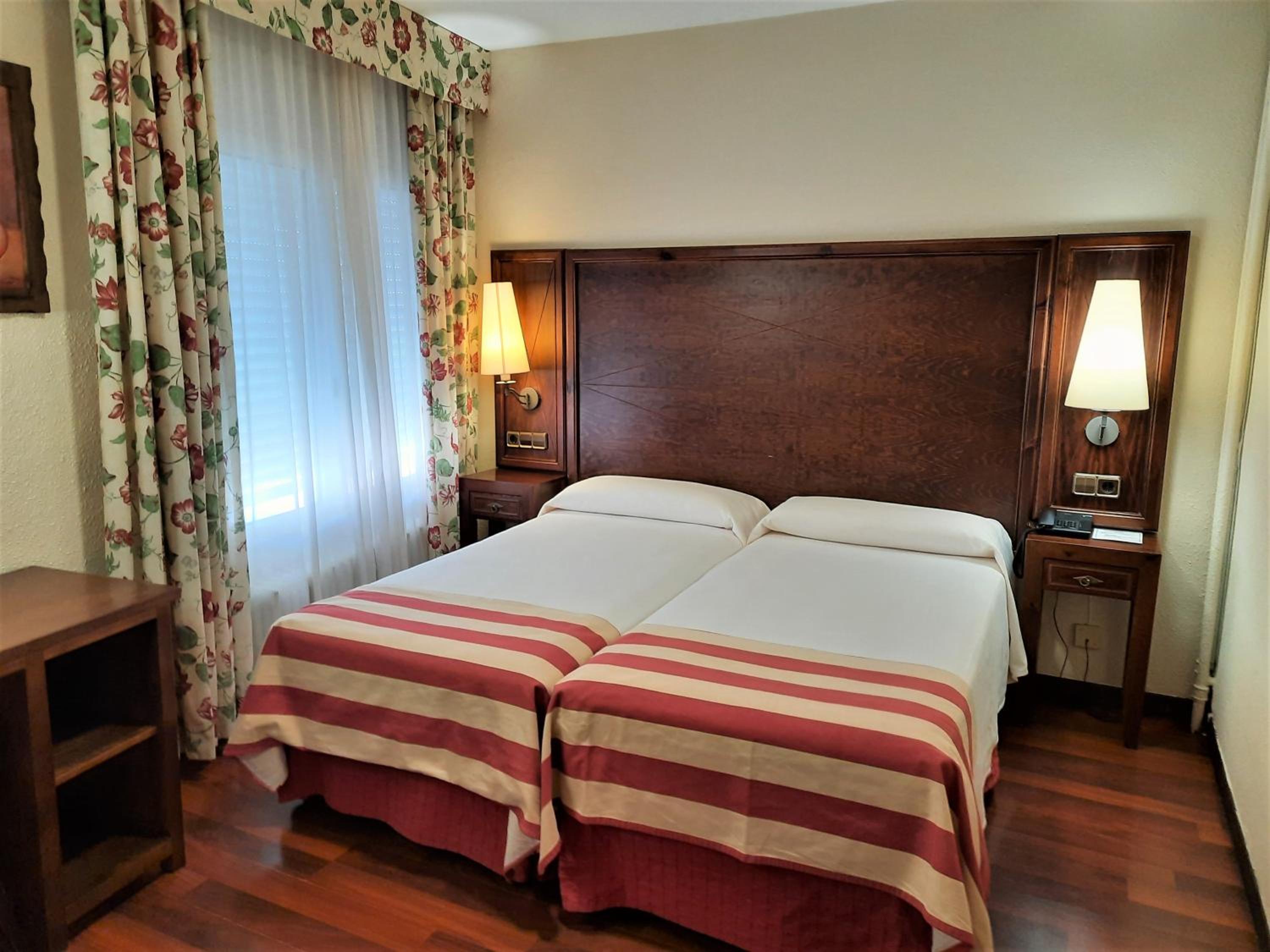 Economy Double Room photo 3
