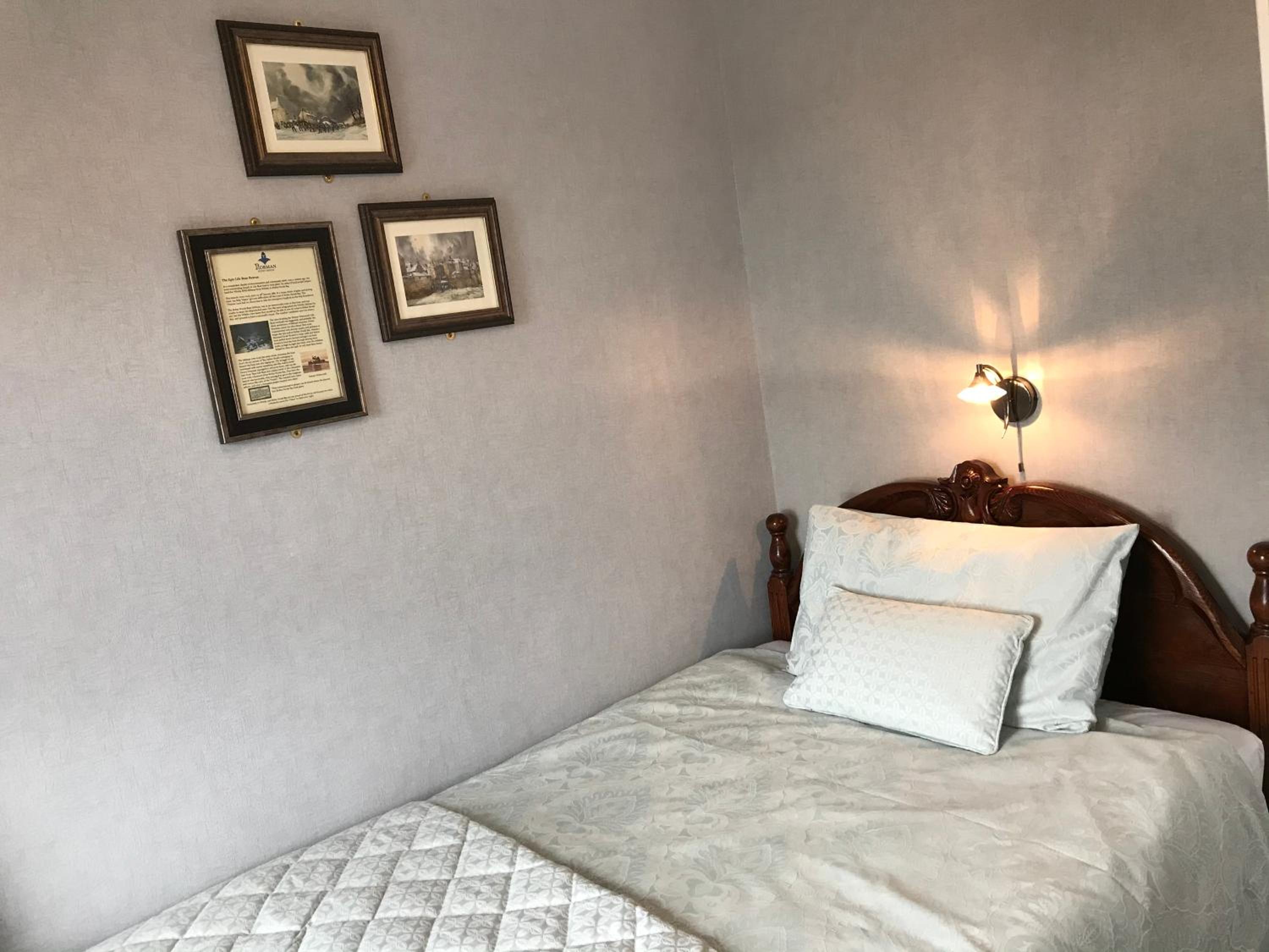 Single Room with Private External Bathroom