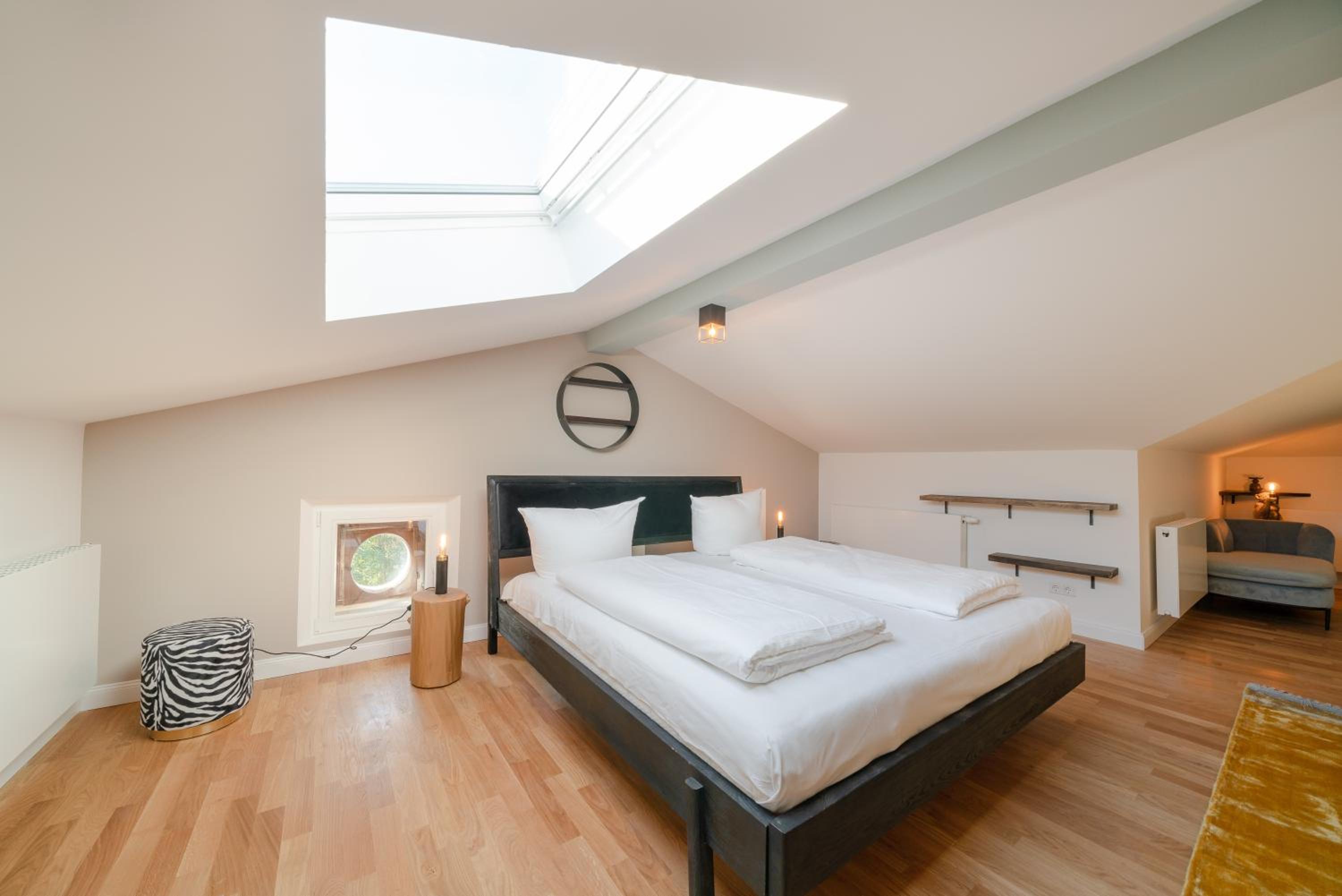 One-Bedroom Apartment - Photo 6