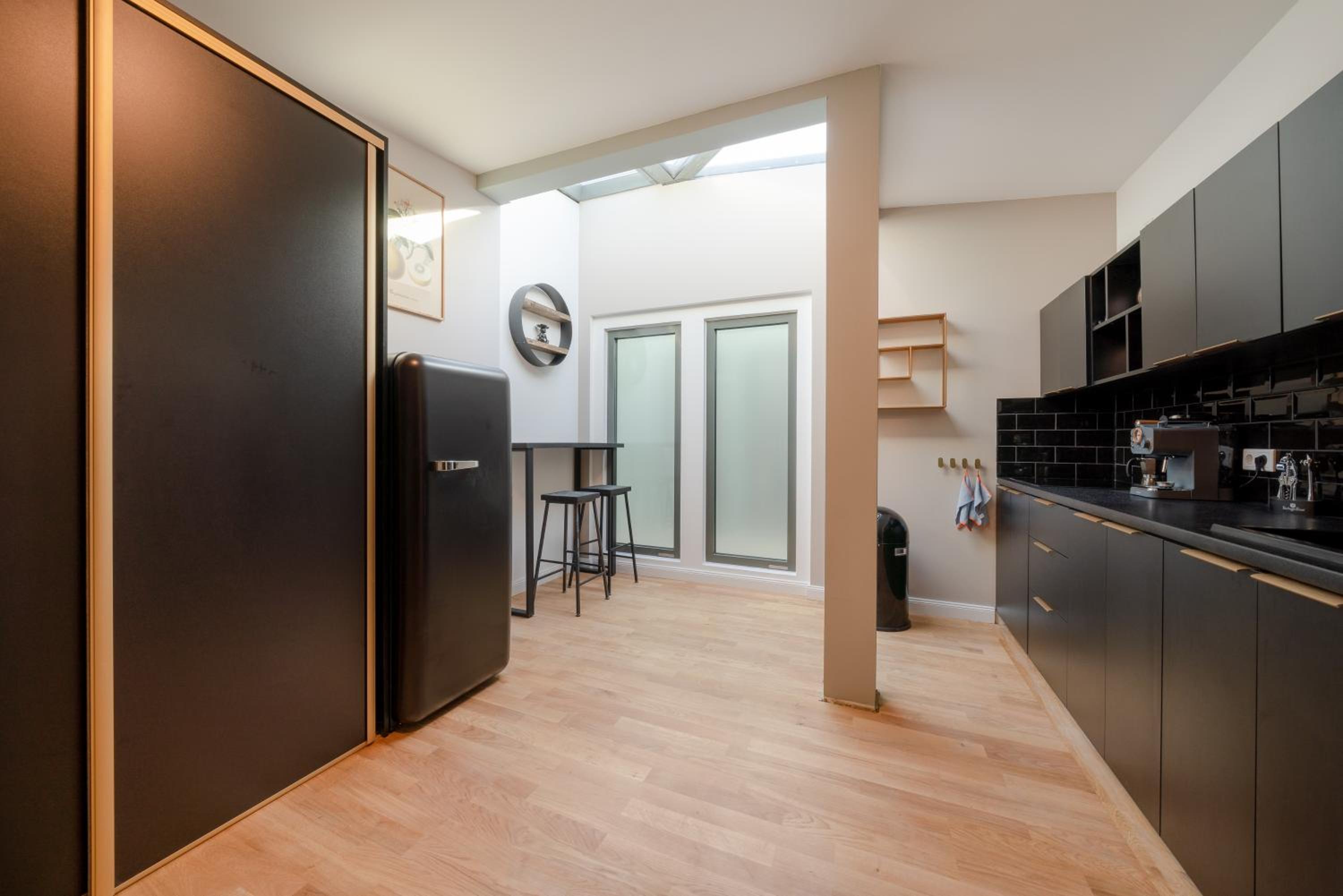 One-Bedroom Apartment - Photo 11
