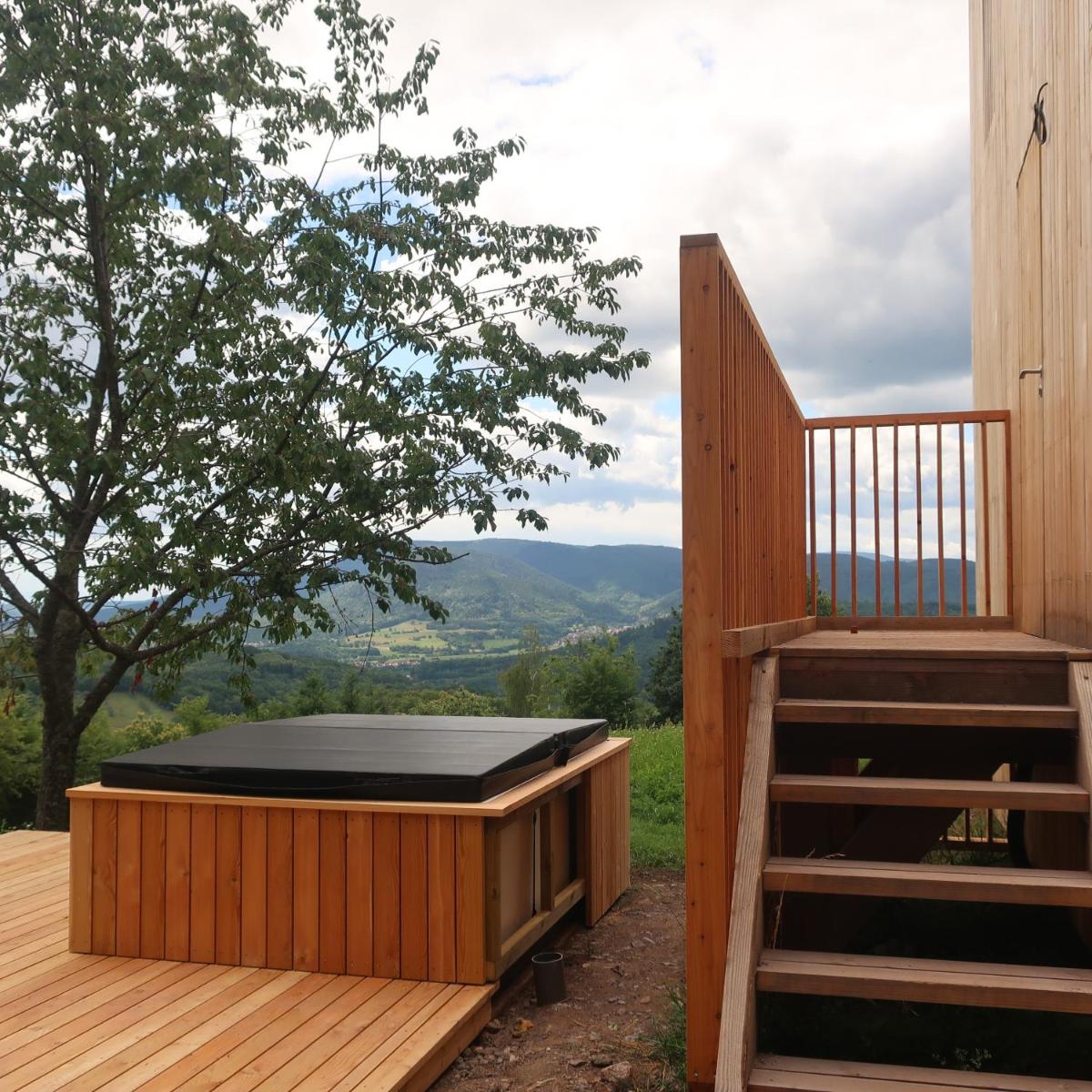 Hytte Efoy with Jacuzzi photo 1
