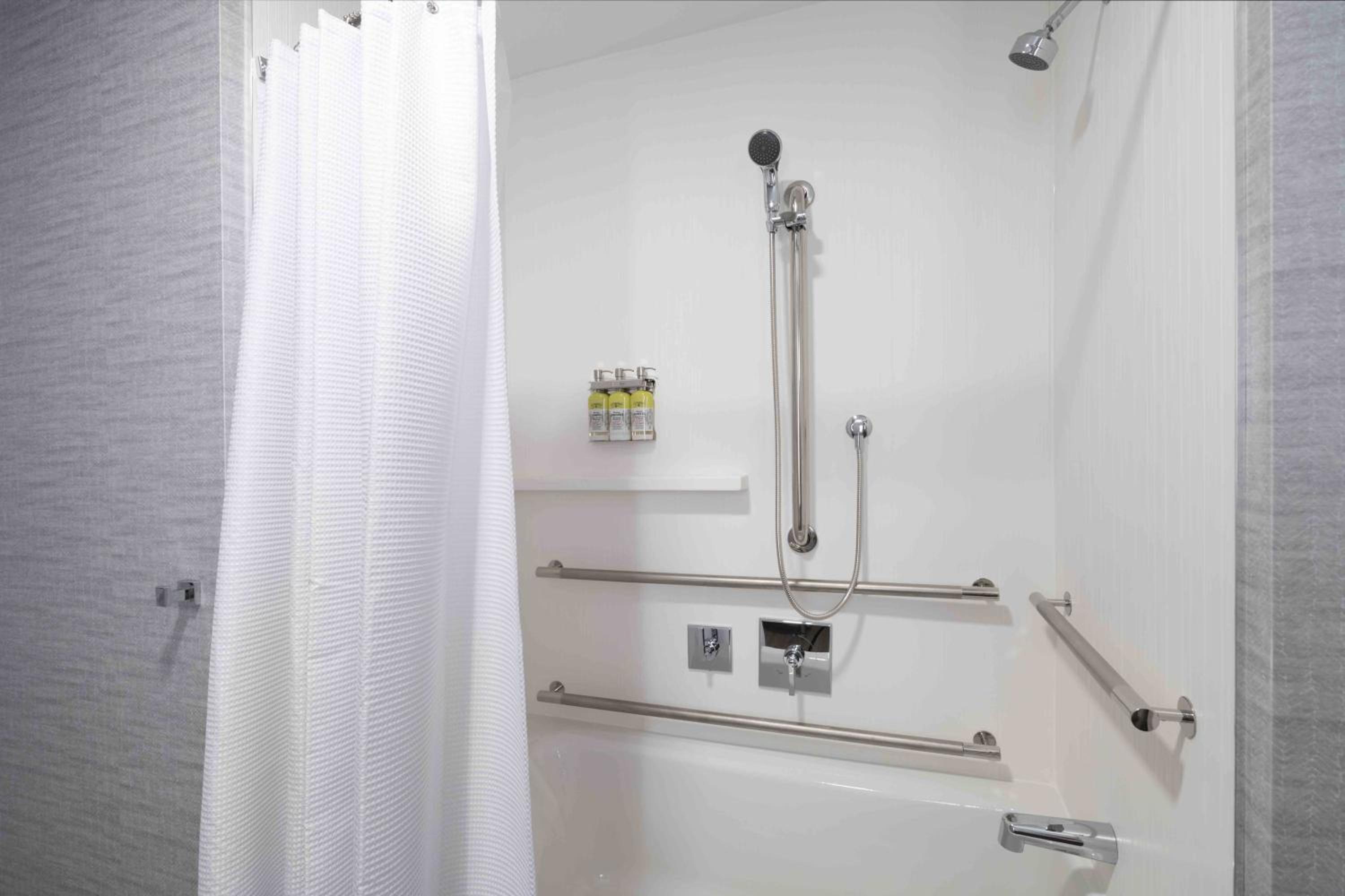 Standard King Room with Mobility Accessible Tub - Photo 7