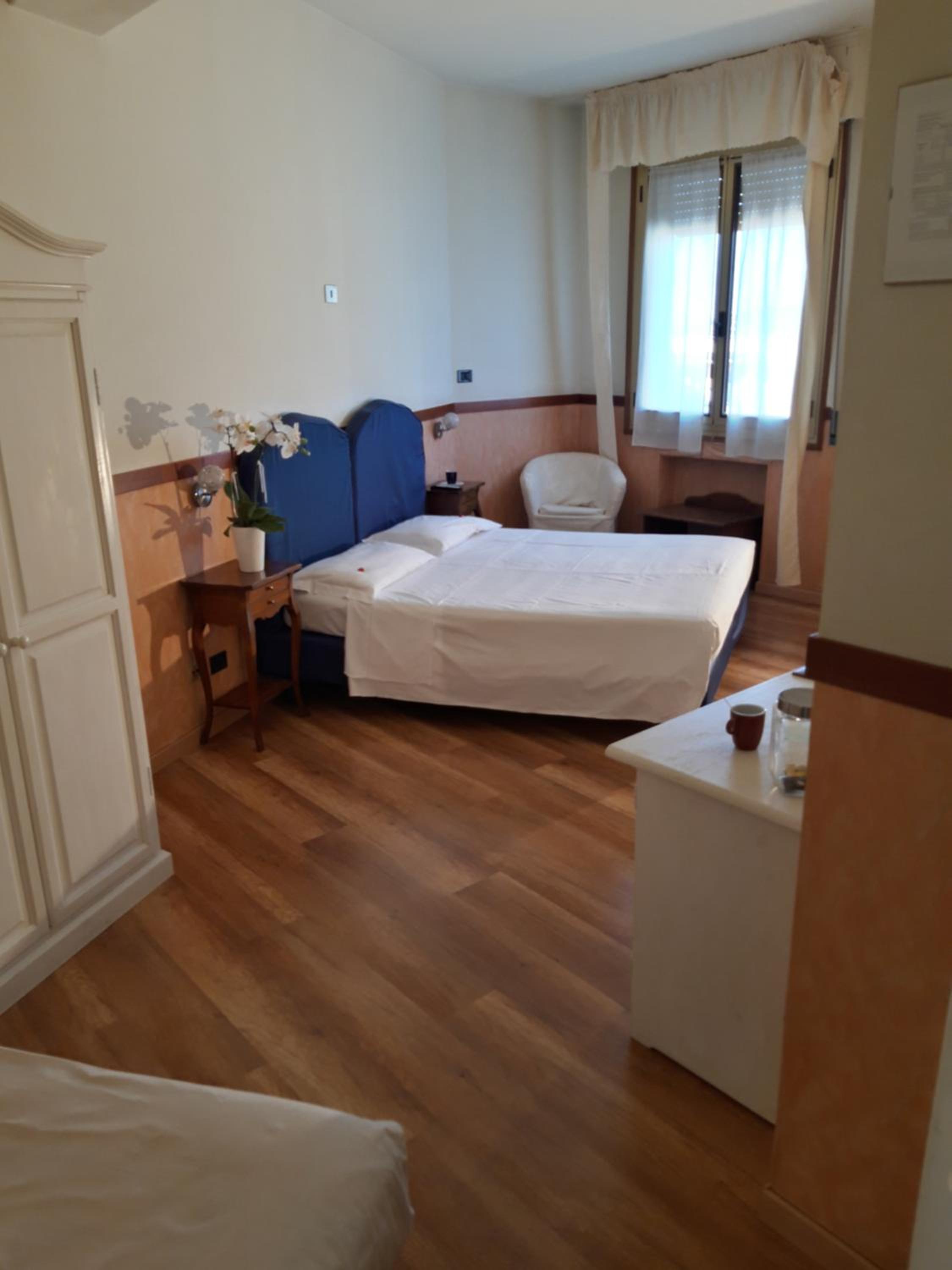 Standard Triple Room - Photo 3