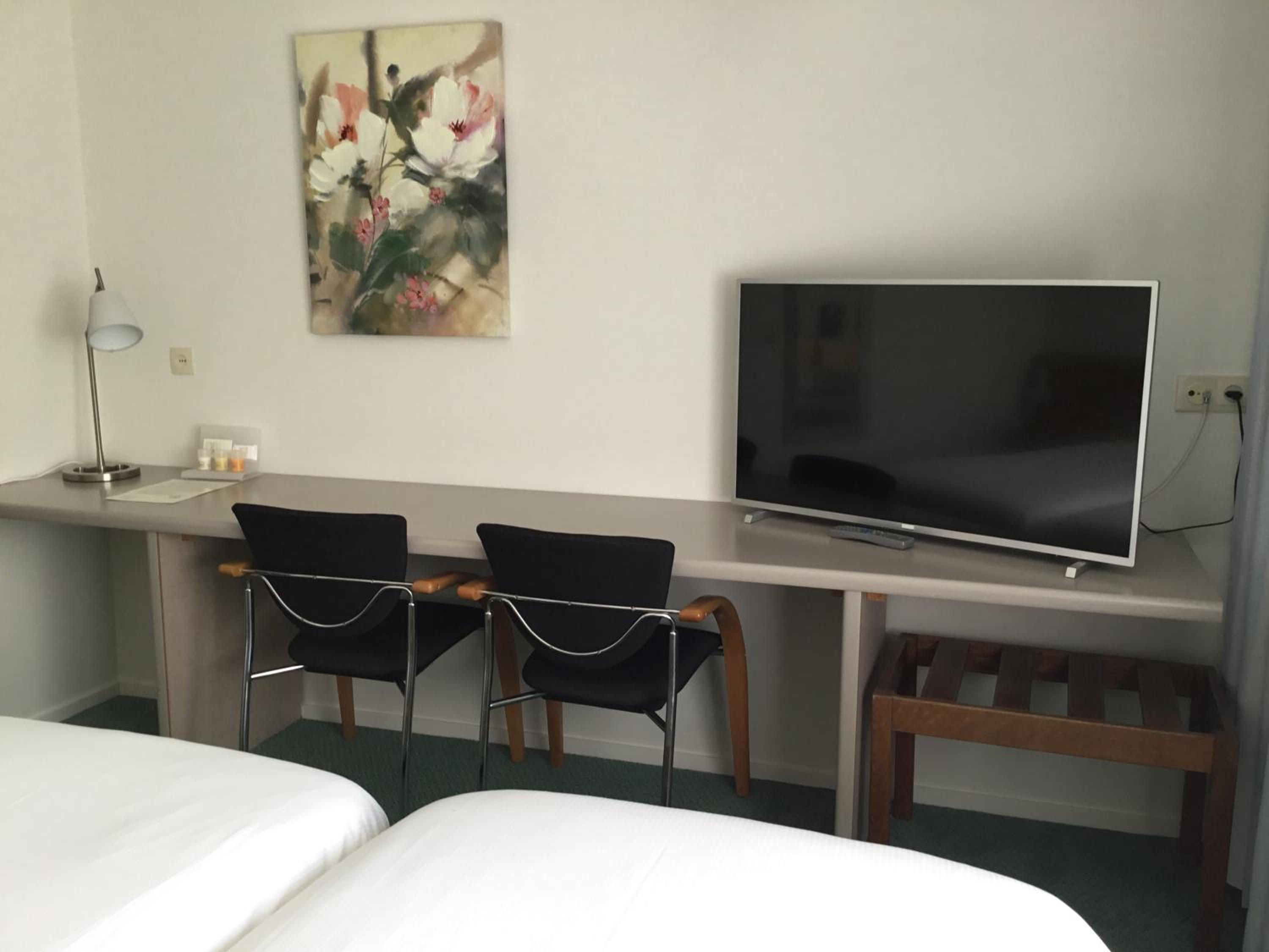 Standard Twin Room - Photo 6