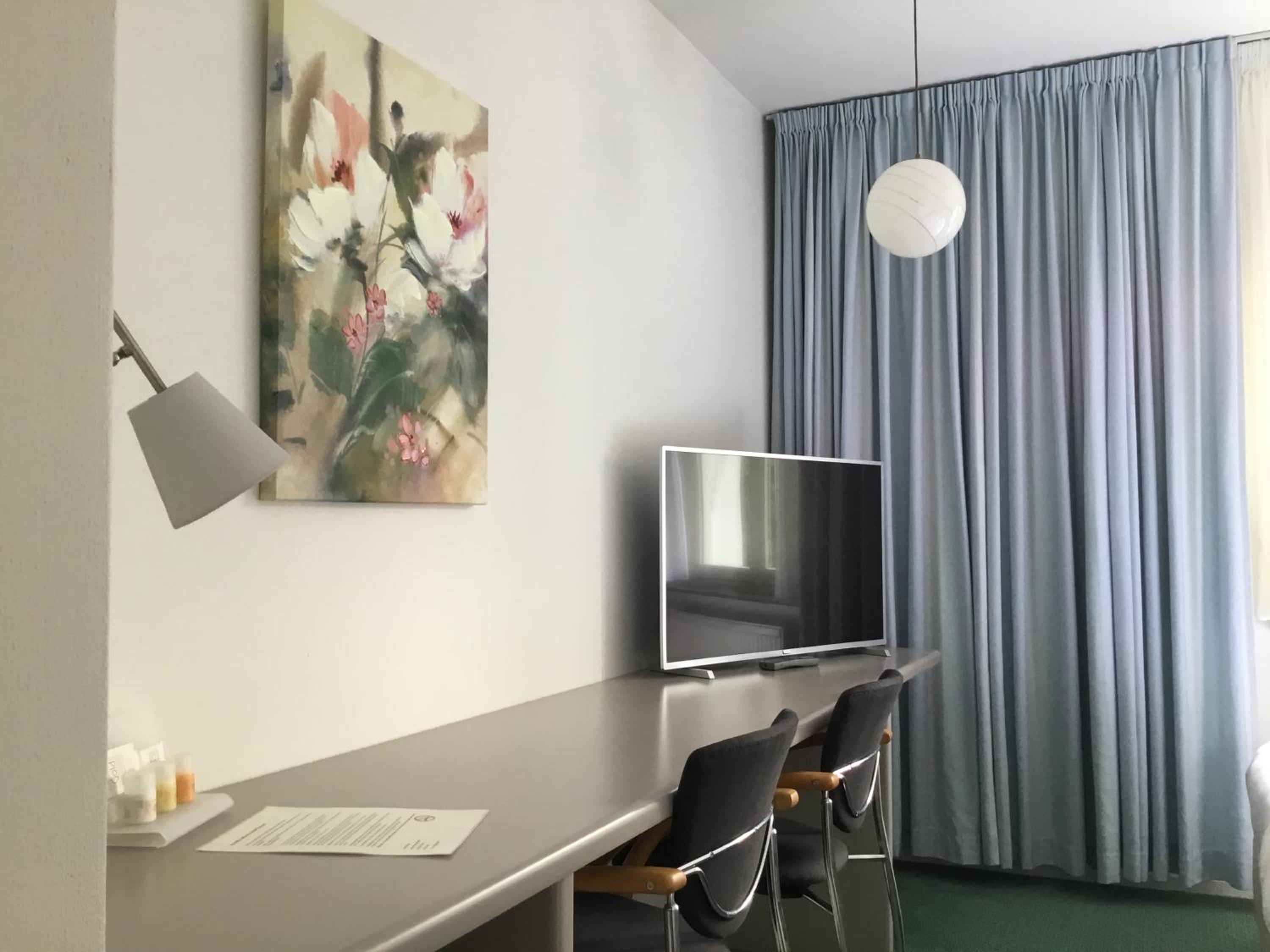 Standard Twin Room - Photo 9