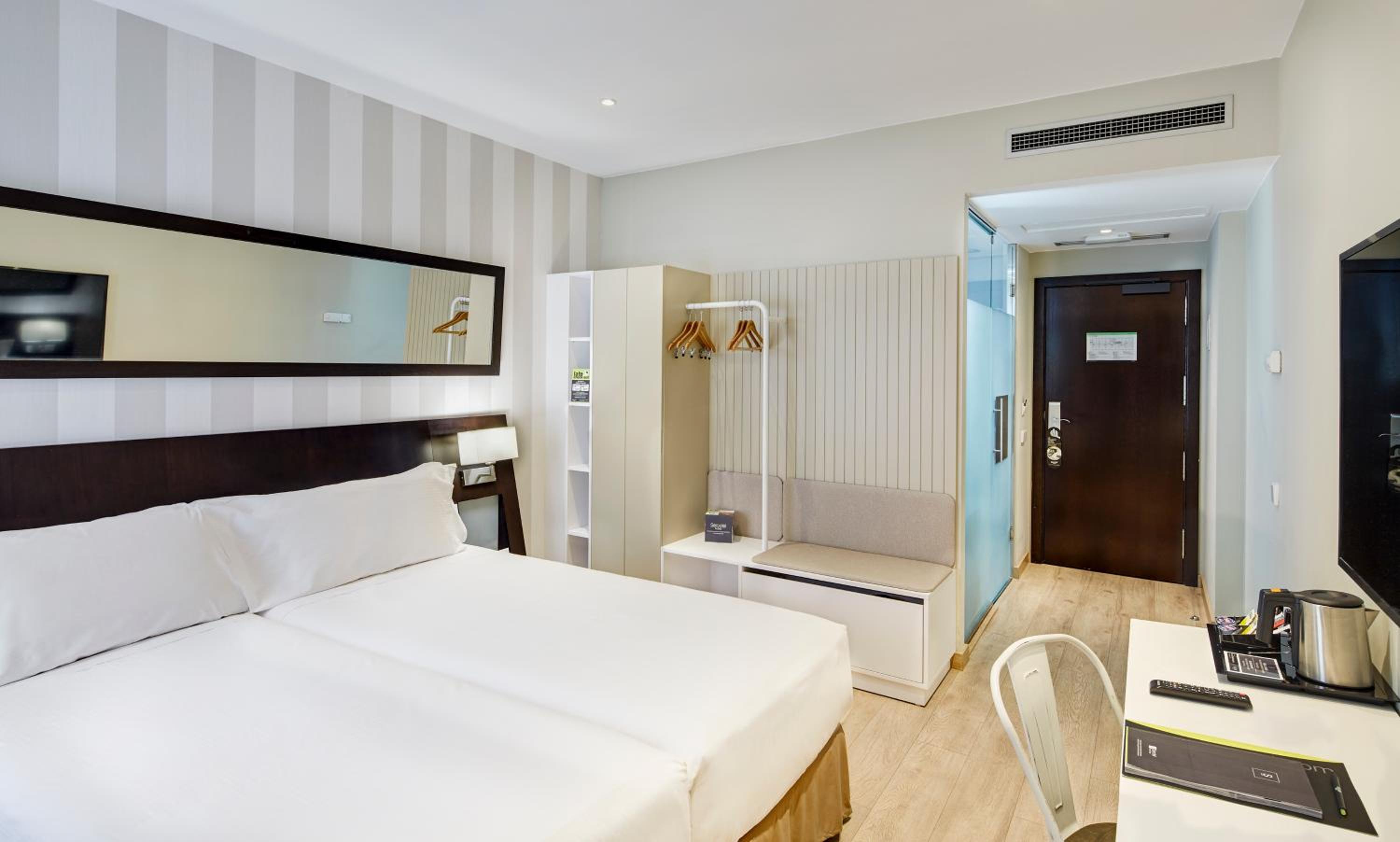 Superior Double or Twin Room - Photo 1