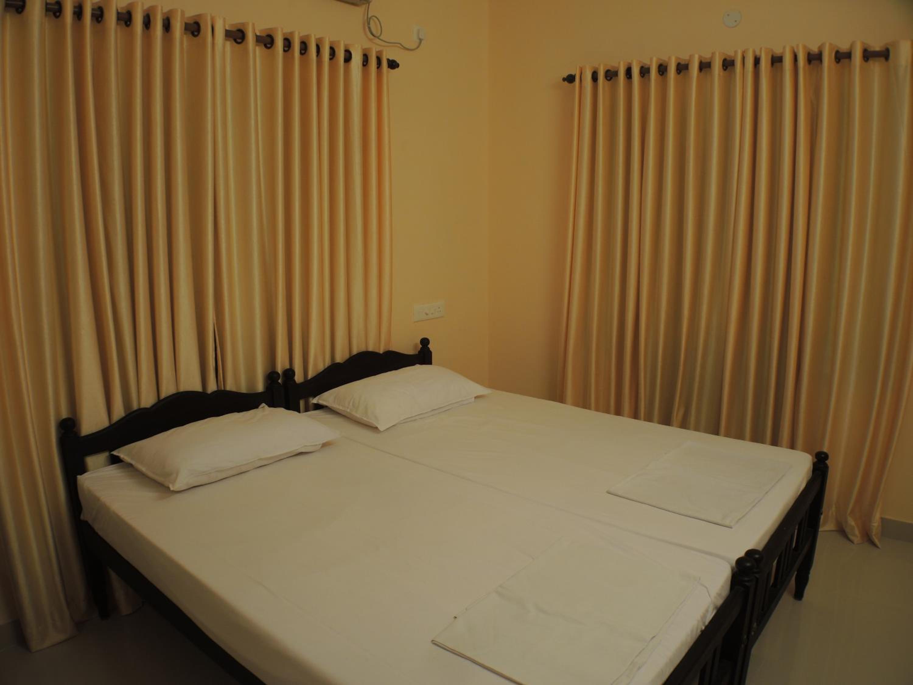 Standard Double Room with Fan photo 3