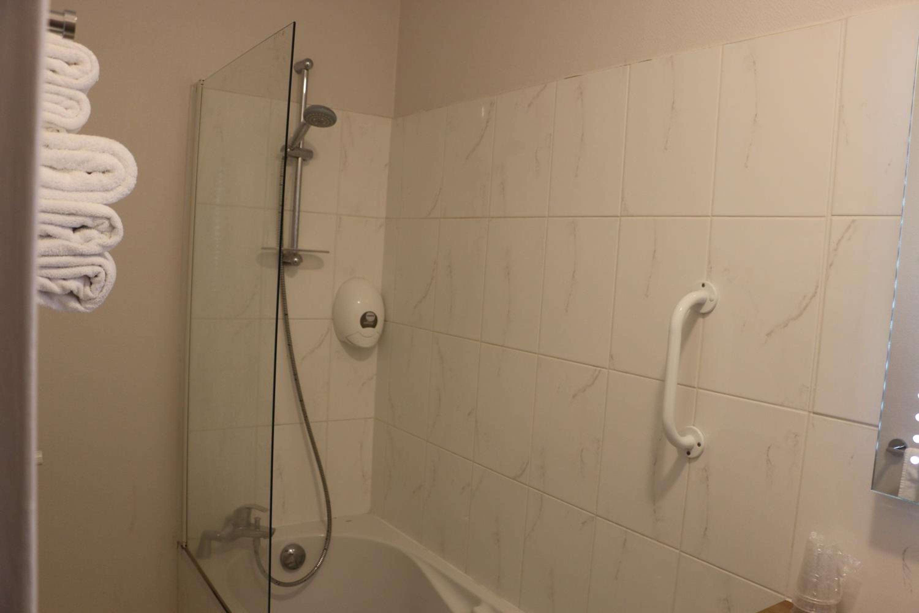 Superior Quadruple Room - Photo 3