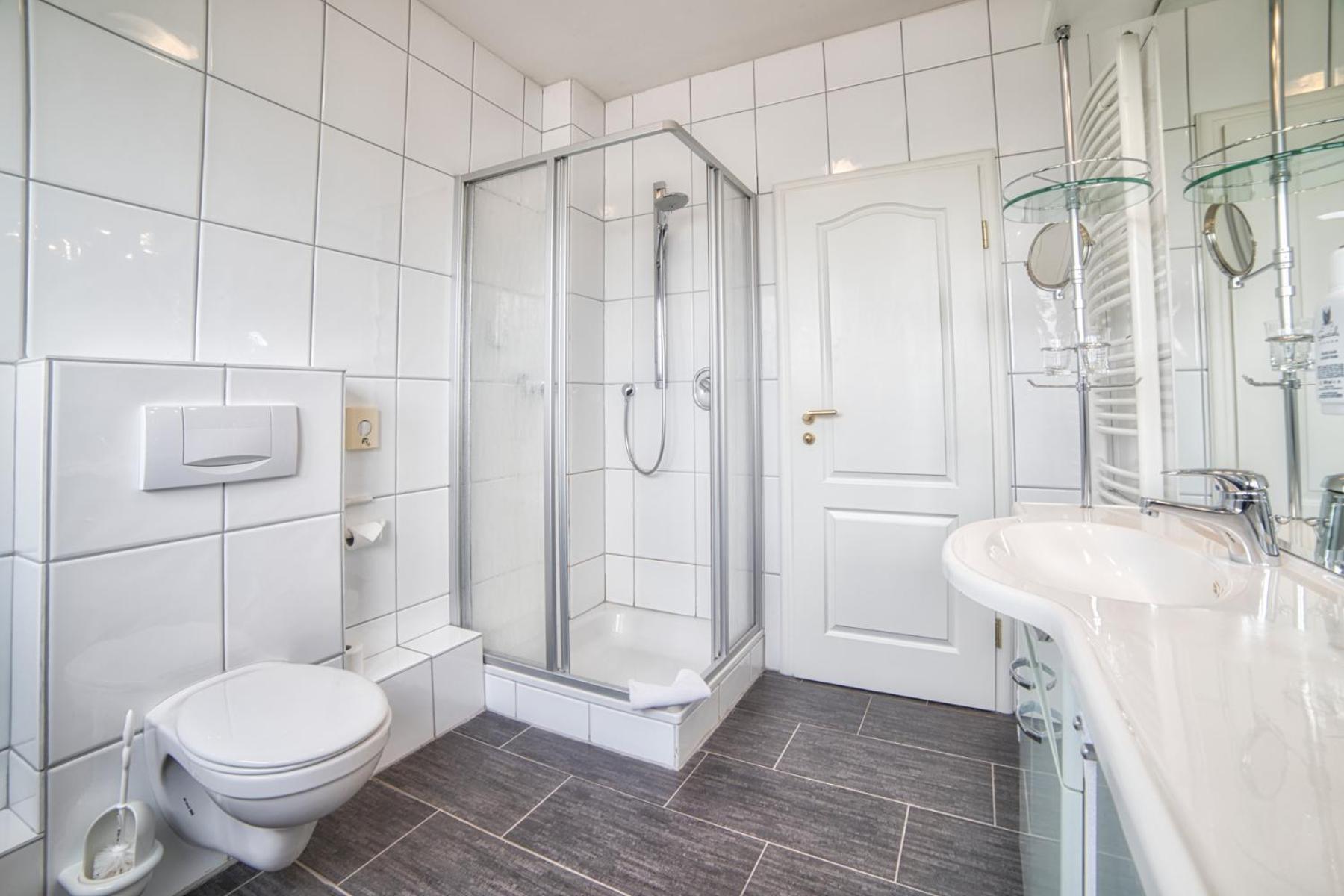 Standard Double Room - Photo 7
