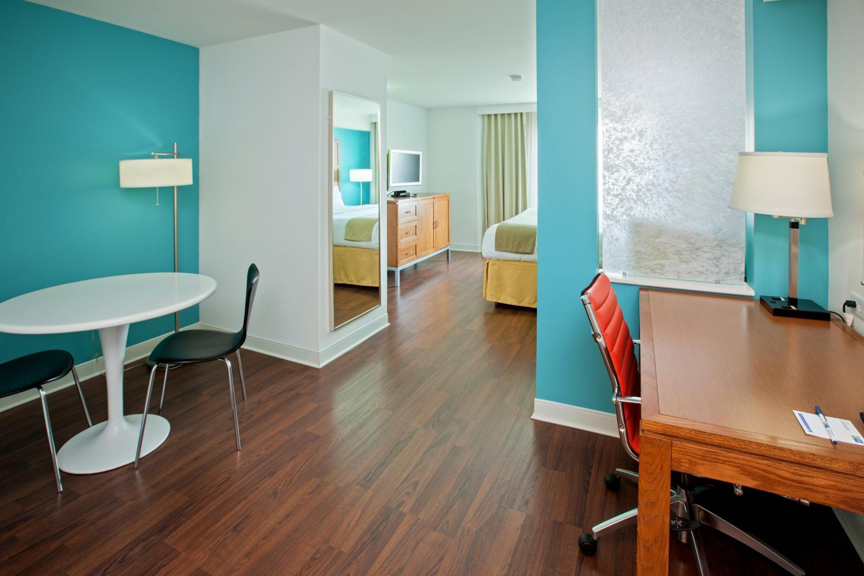 Standard King Room with Shower Bath