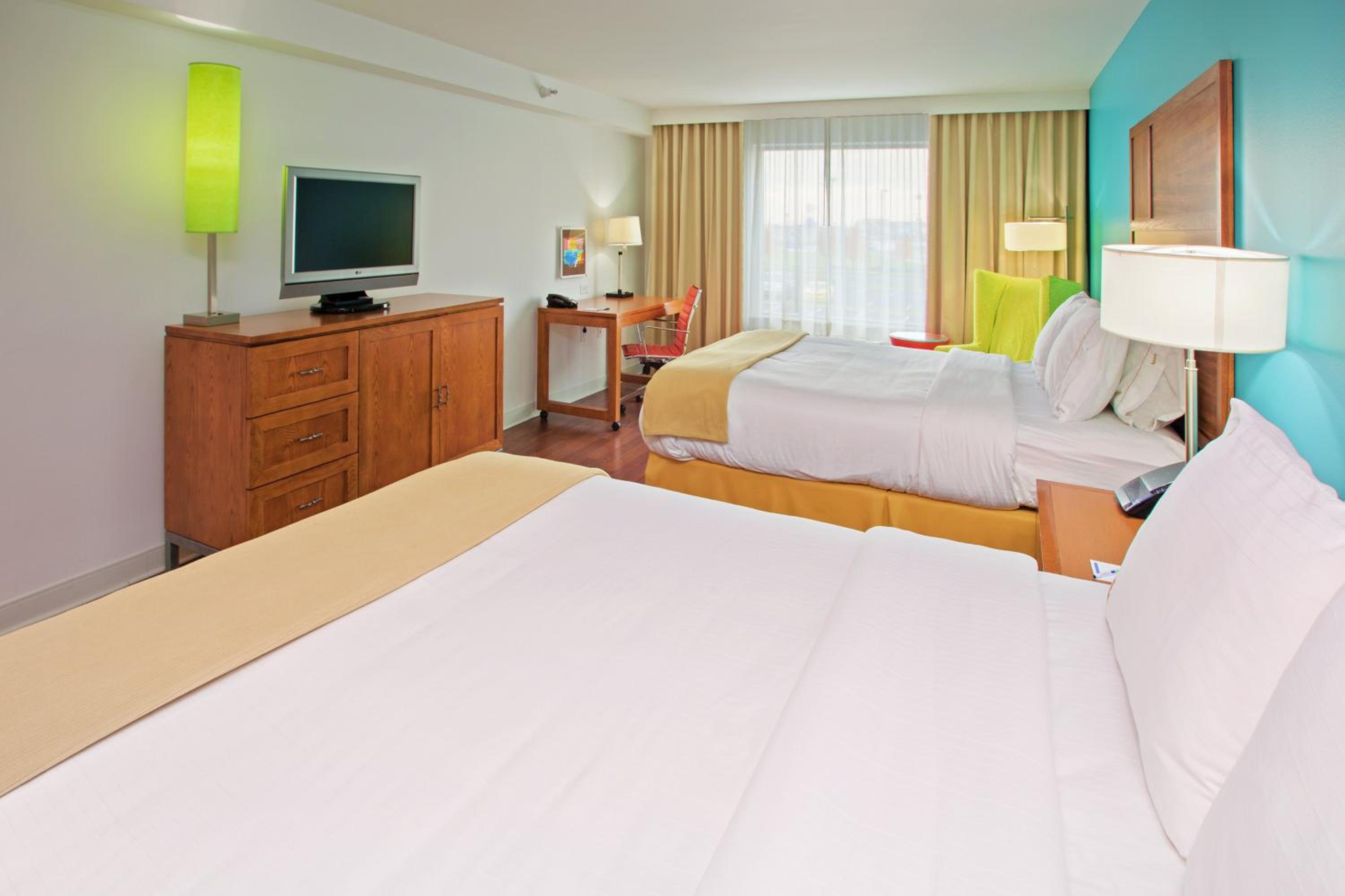 Standard Room with Two Queen Beds - Photo 1