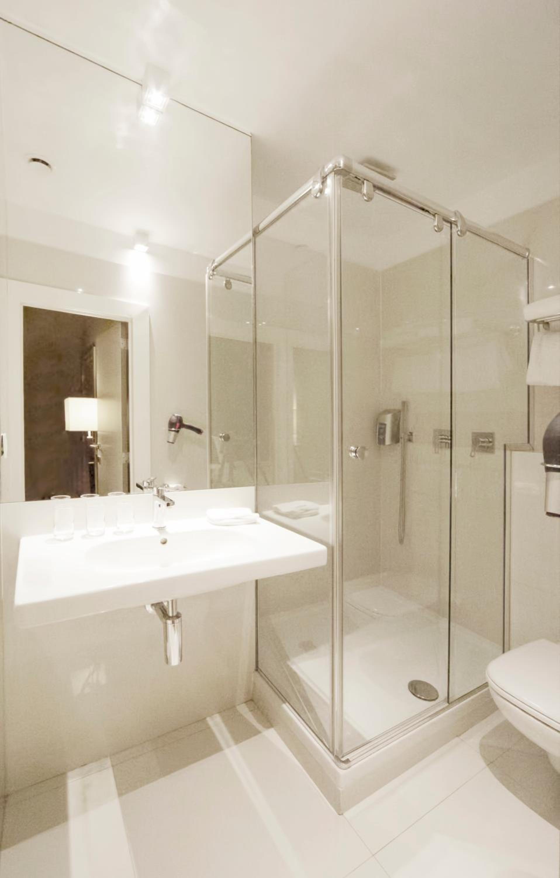 Double Room - Photo 11