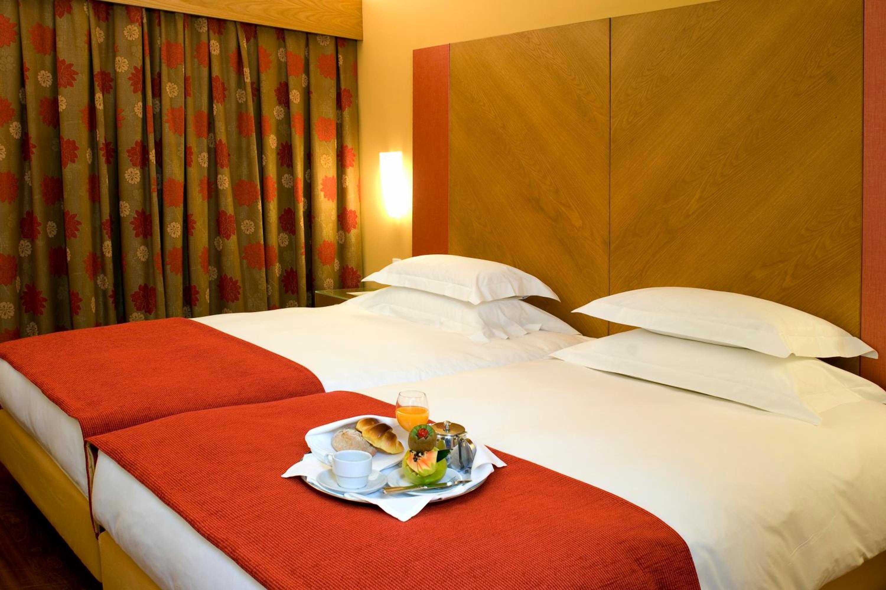 Twin Room - Photo 7
