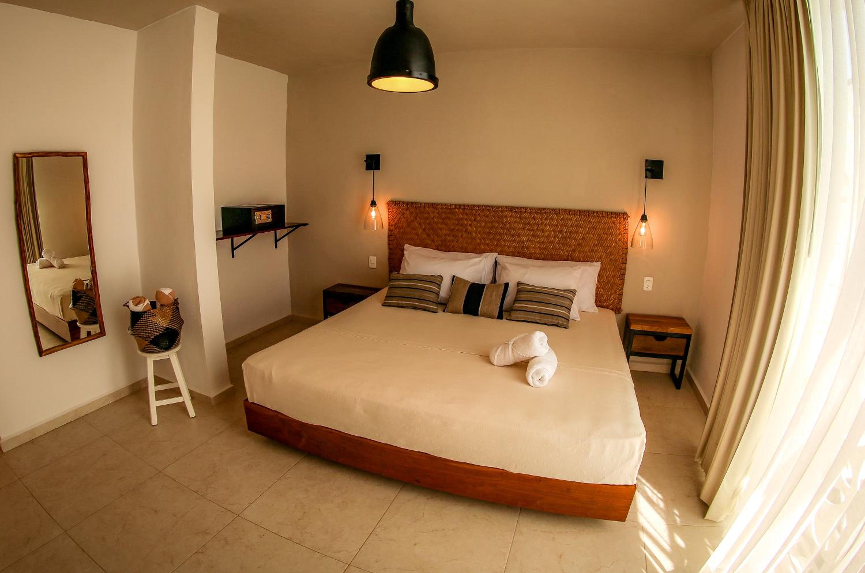 Superior King Room - Photo 5