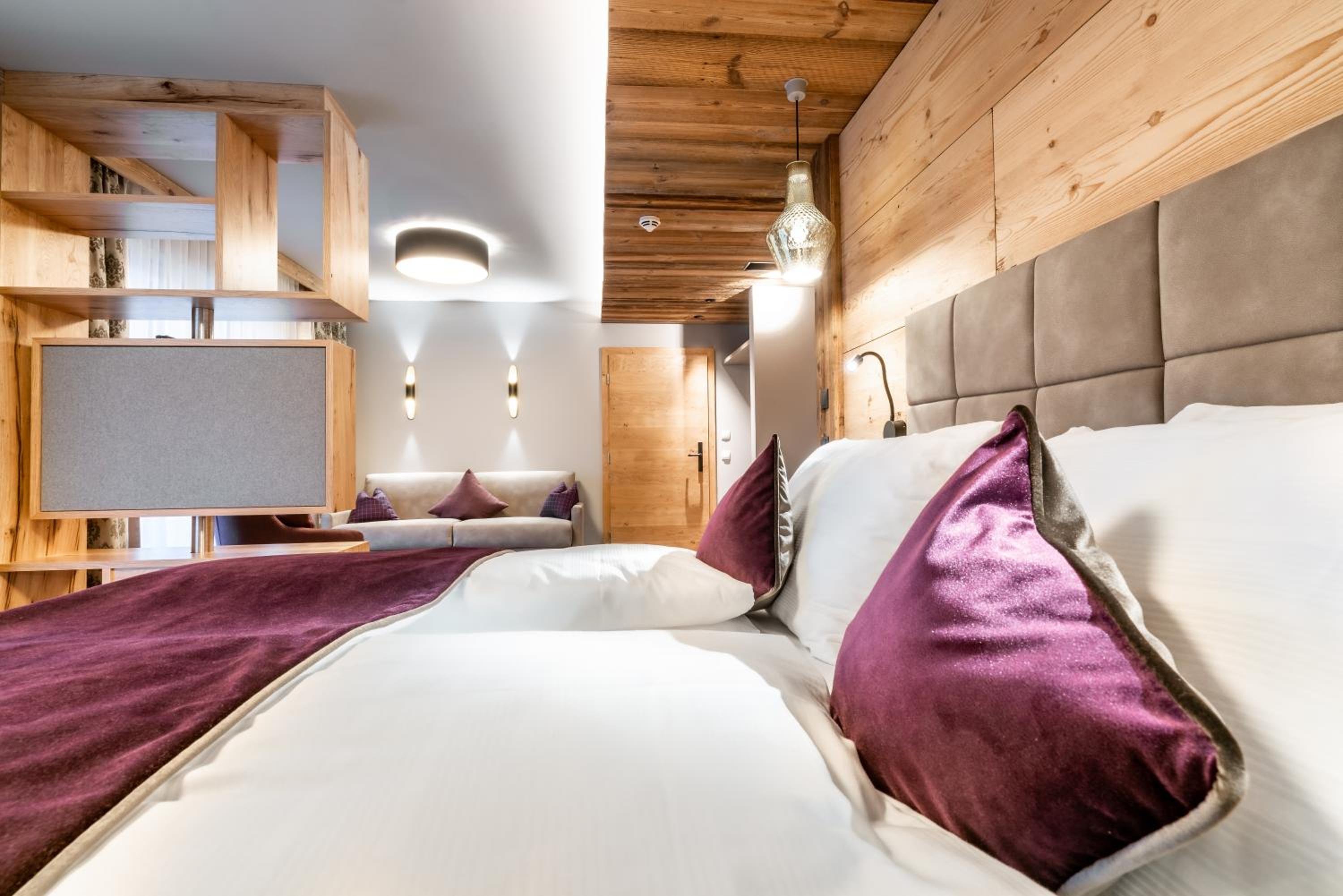 Junior Suite with Mountain View photo 1