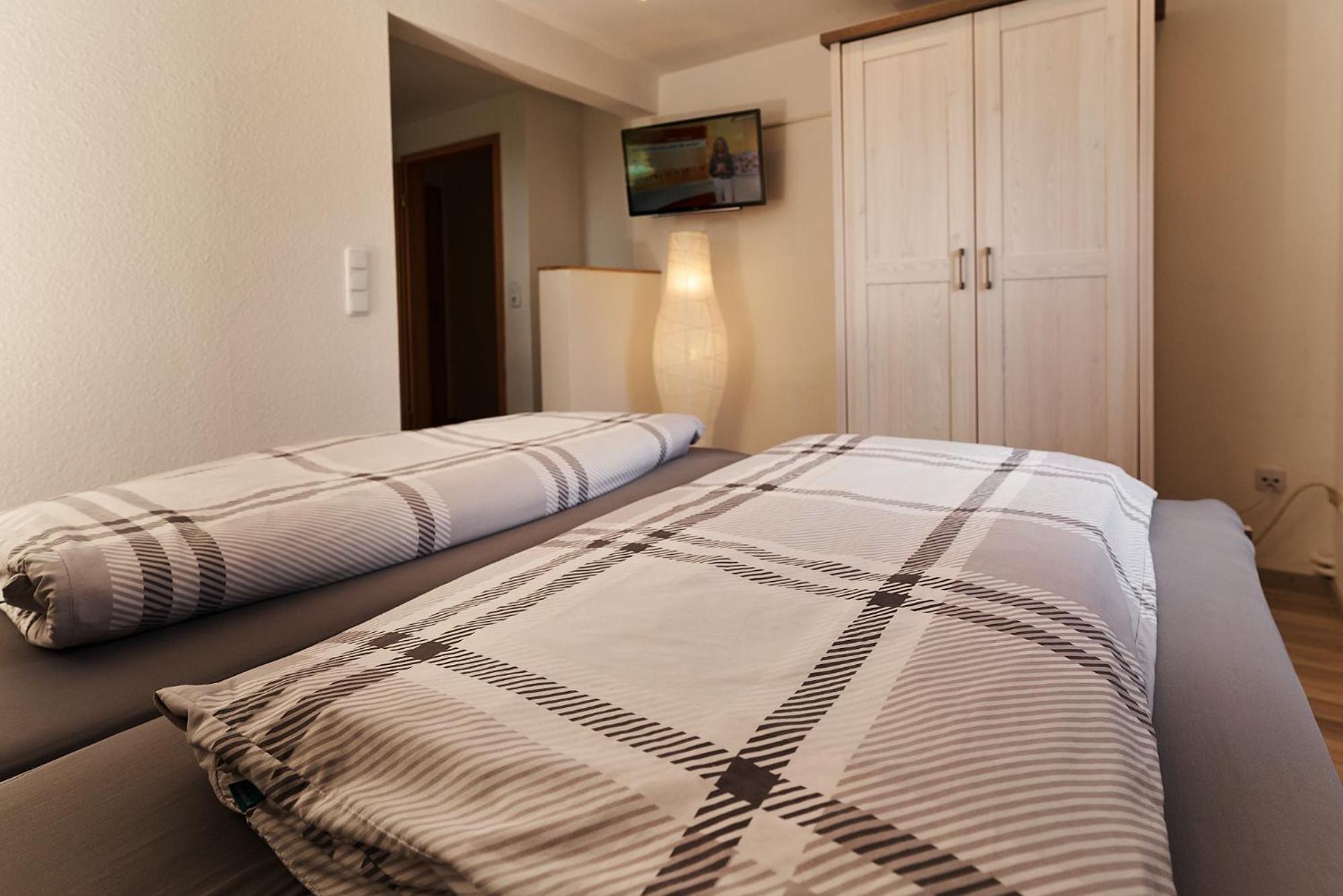 Double Room With Private Bathroom - Photo 1