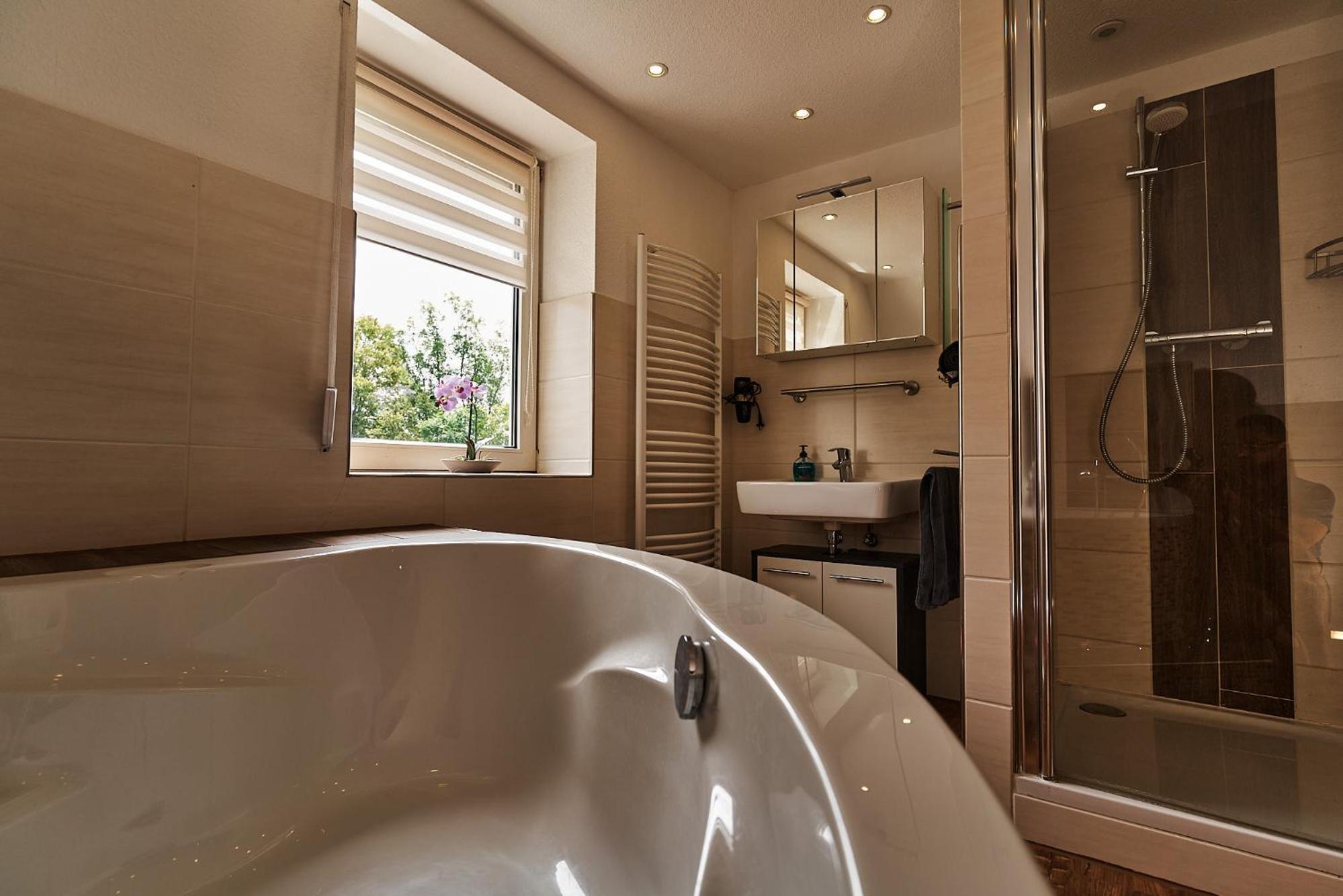 Double Room With Private Bathroom - Photo 16