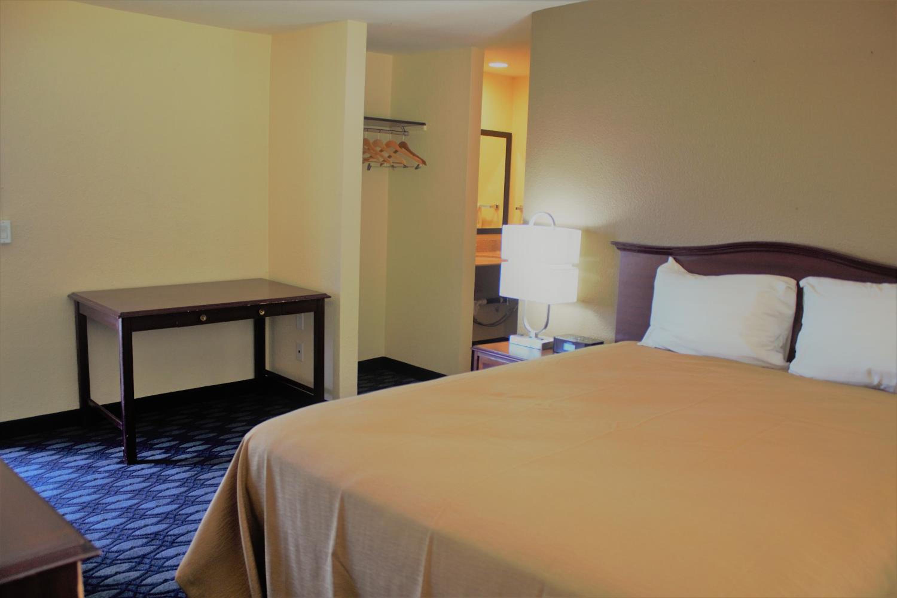 Double Room - Photo 9