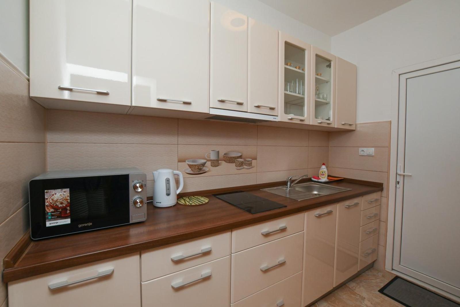 One-Bedroom Apartment photo 2