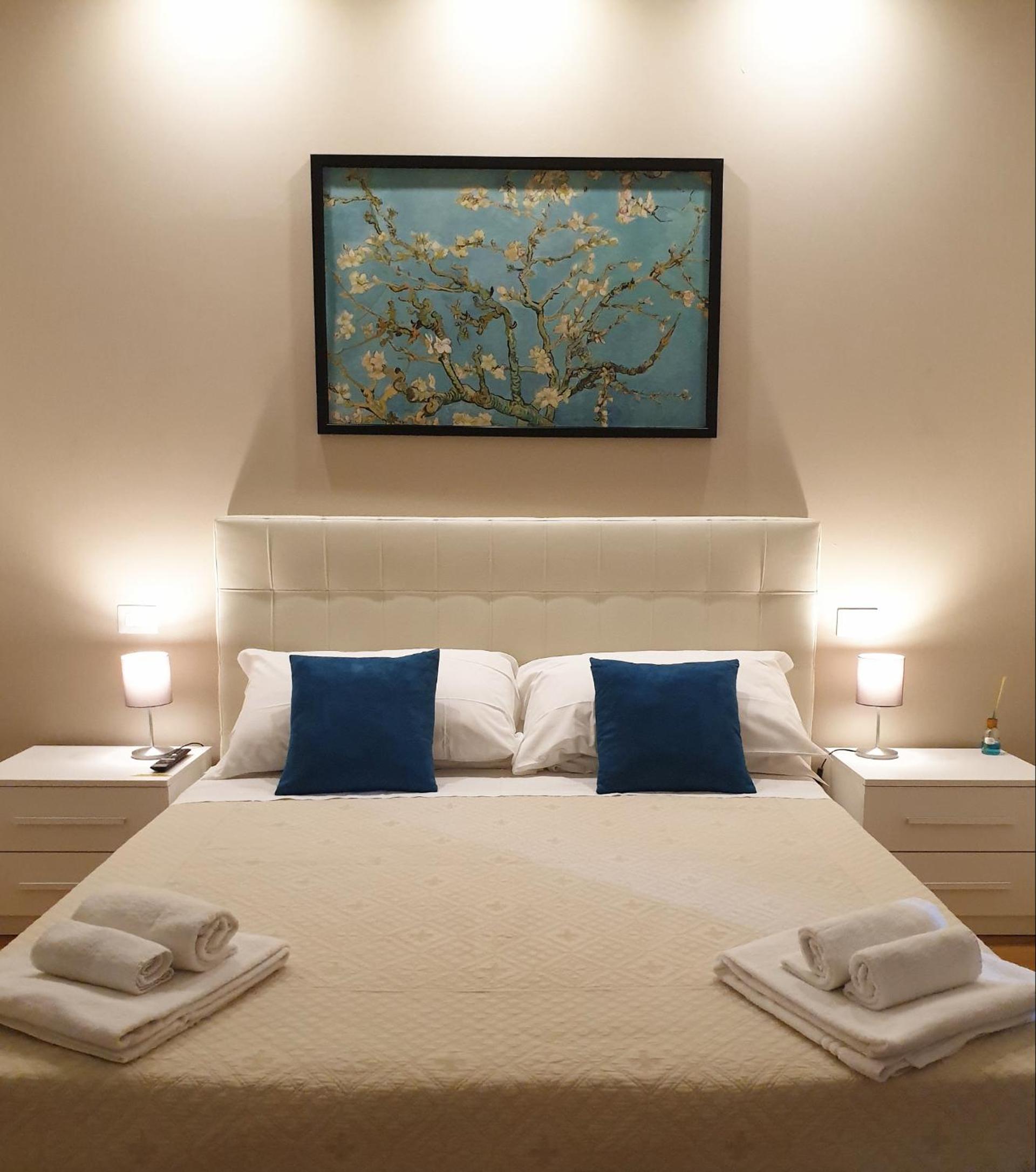 Double Room with Balcony and Private Bathroom photo 3