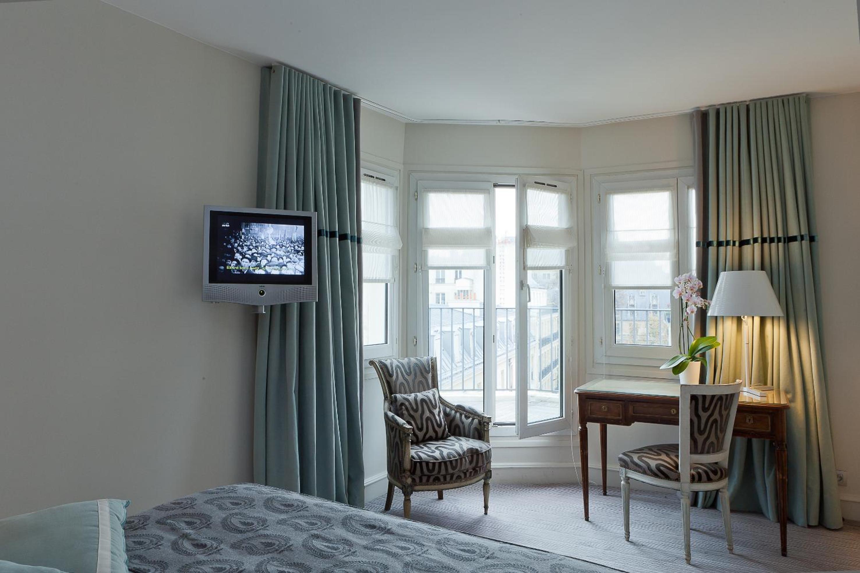 Deluxe Double Room with Terrace photo 2