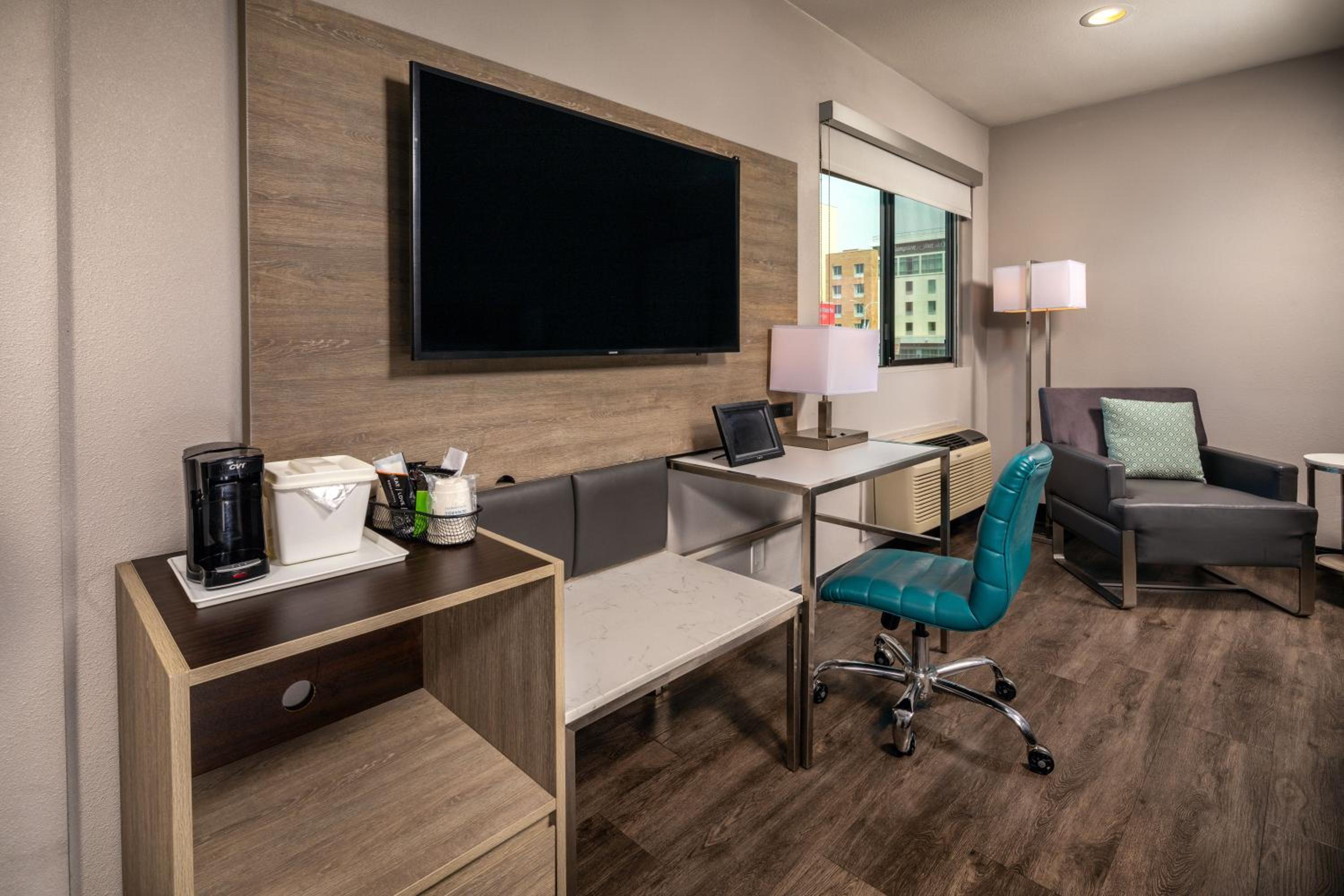 King Room - Disability Access/Non-Smoking photo 3