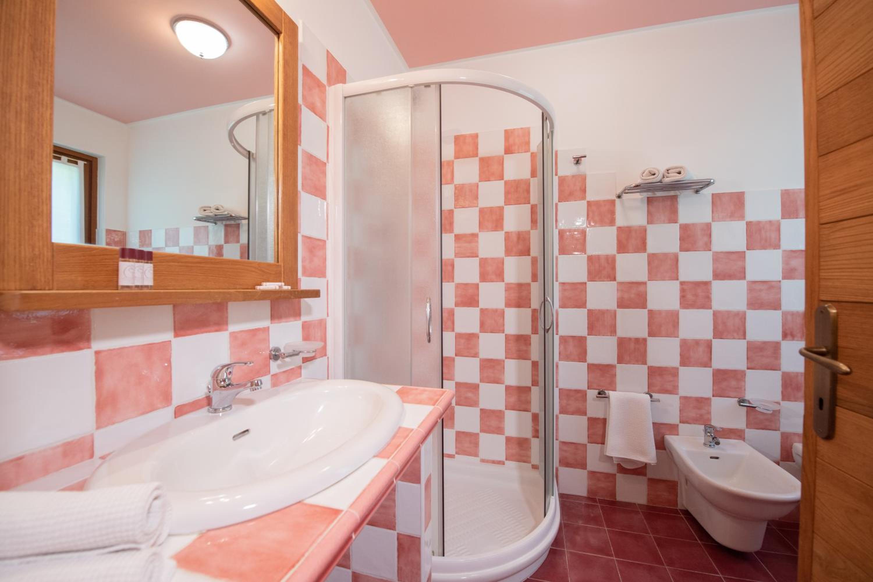 Quadruple Room - Photo 7