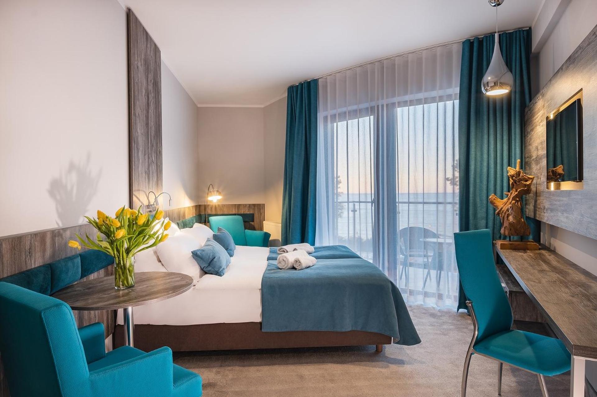Deluxe Double Room with Balcony and Sea View