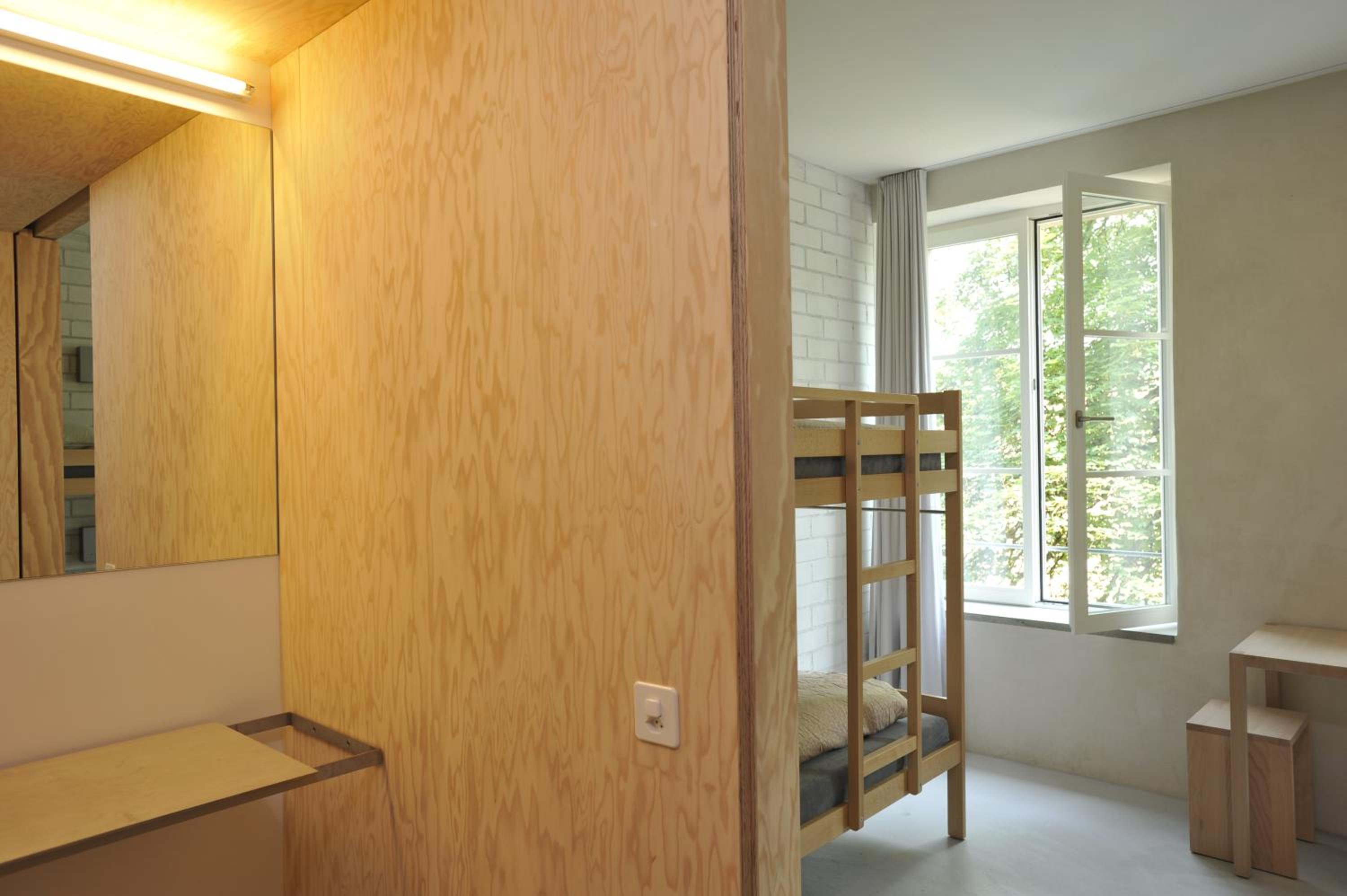 Bed in 6-Bed Dormitory Room photo 3