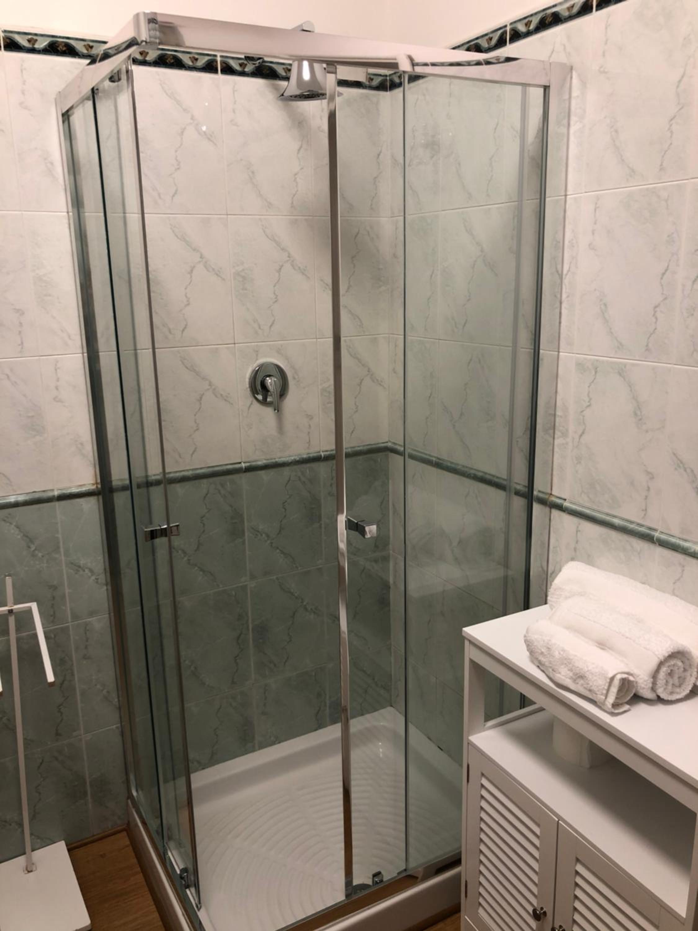 Deluxe Room (2 Adults + 1 Child) photo 3