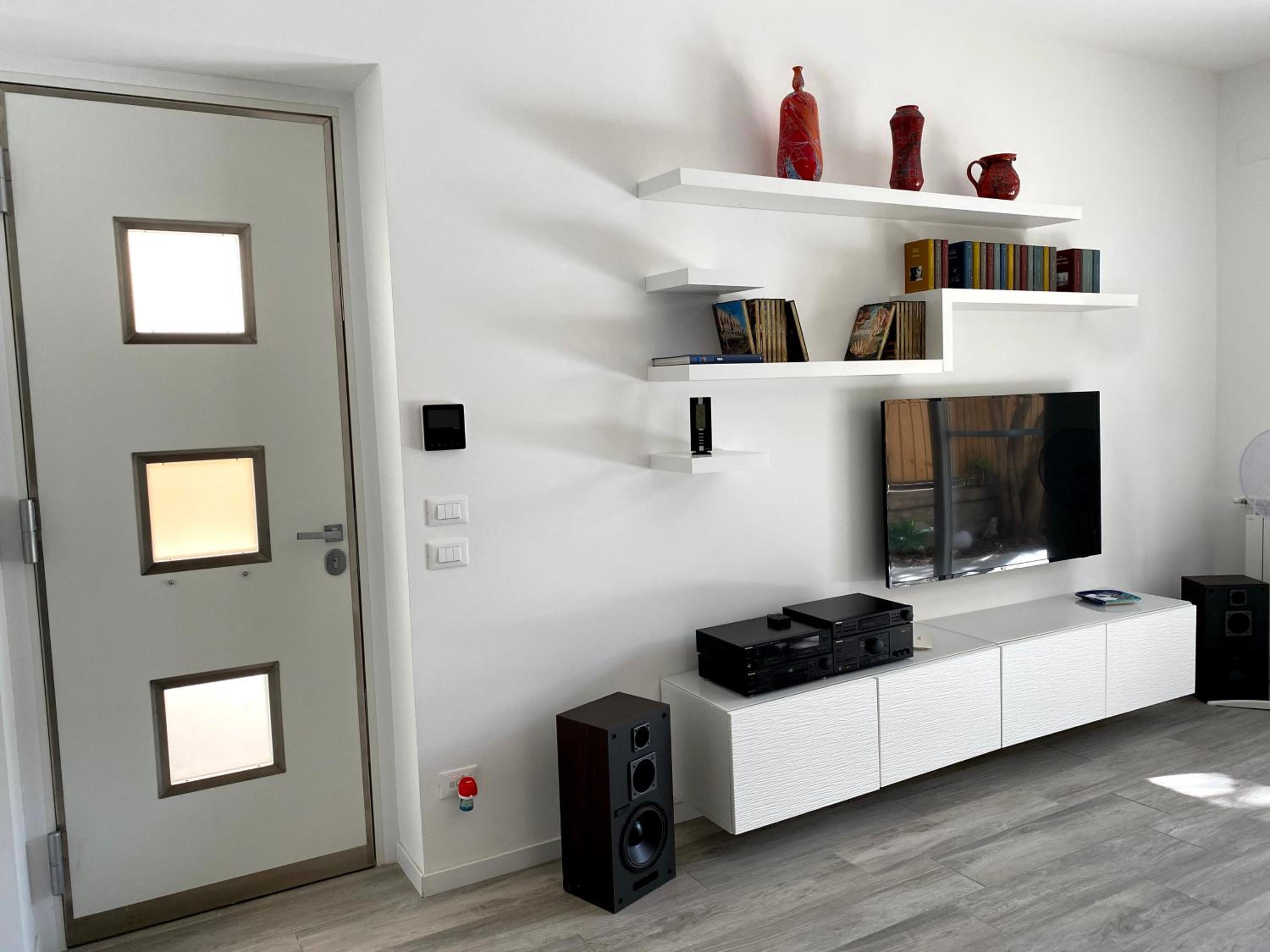One-Bedroom House - Photo 4