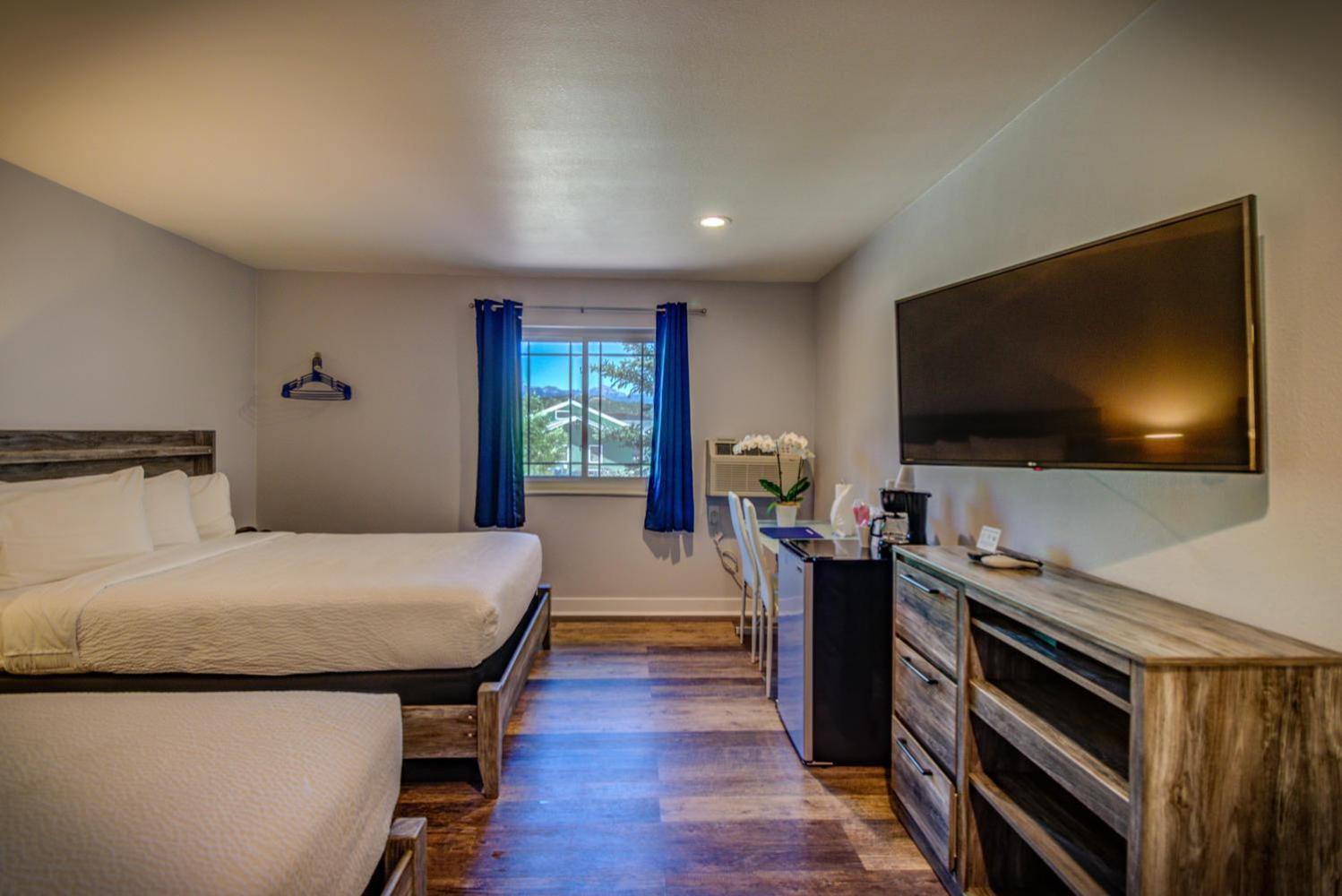 Superior Queen Room with Two Queen Beds photo 2