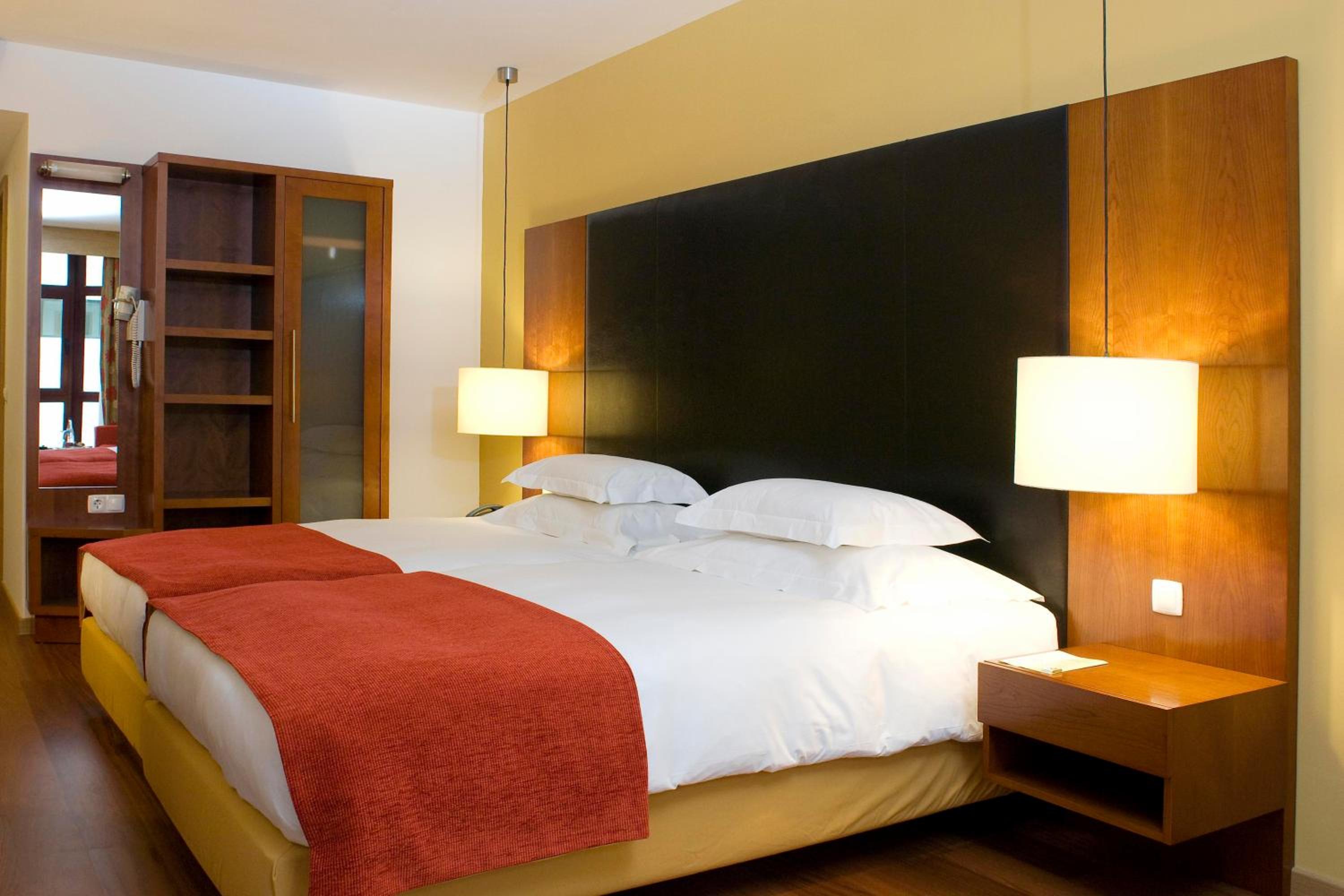Twin Room - Photo 3