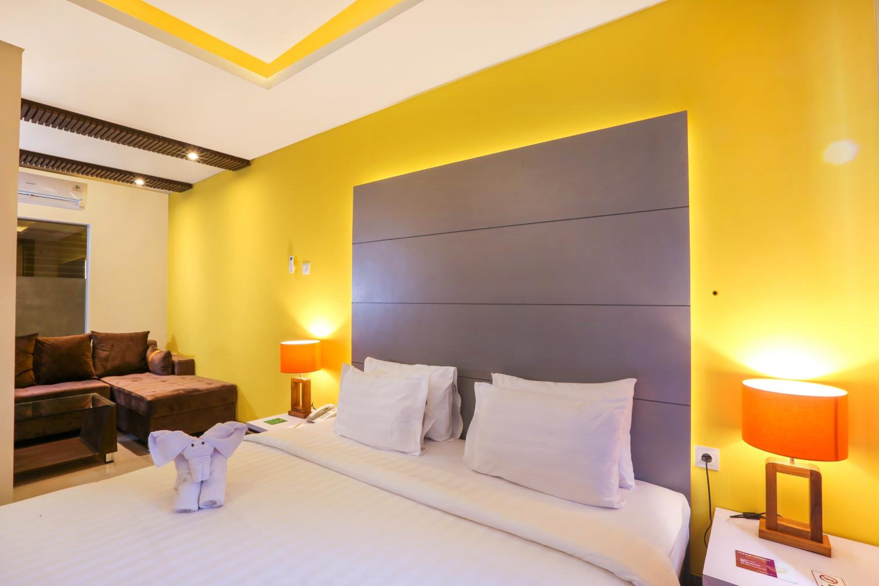 Deluxe Room - Photo 9