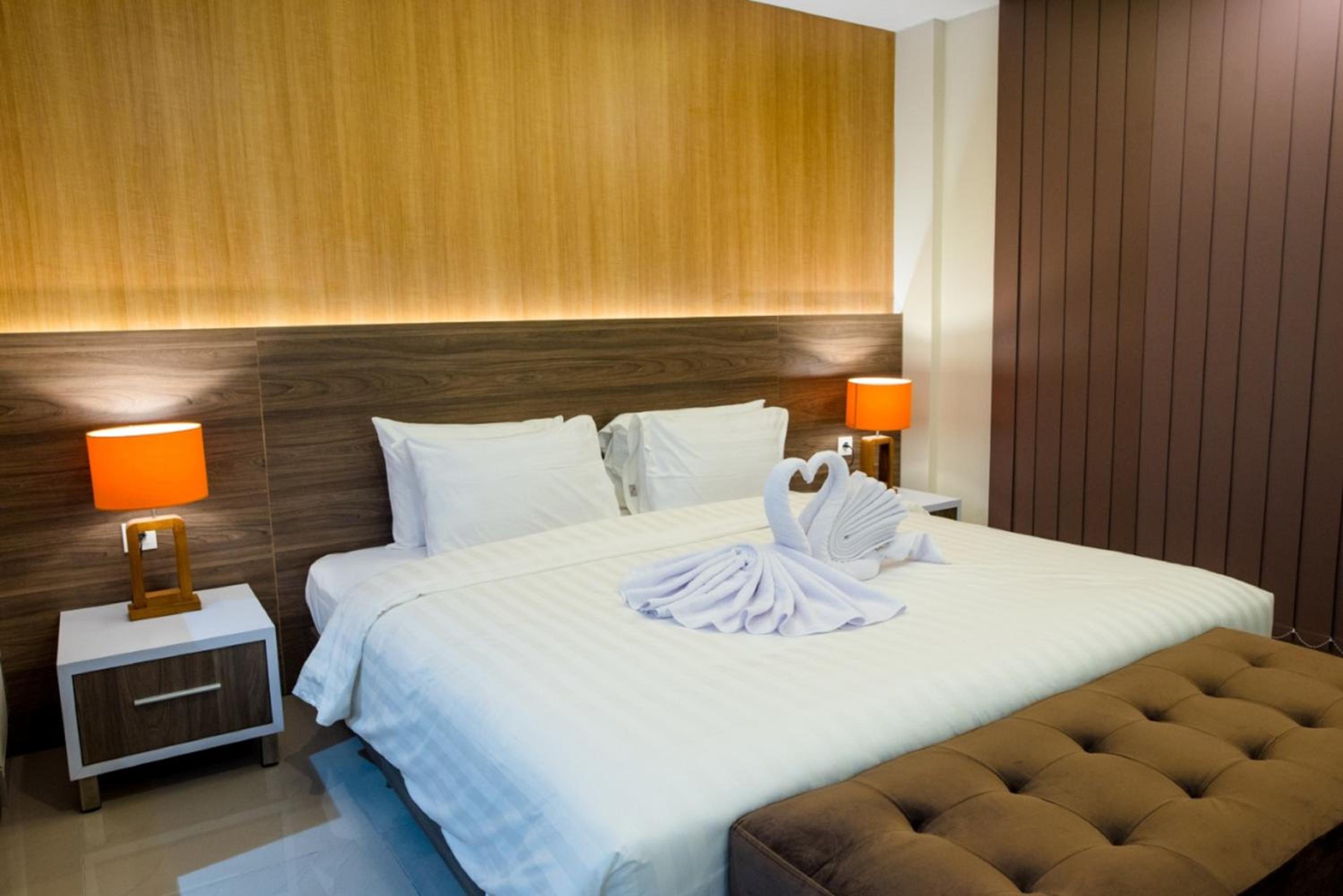 Suite Room With Jacuzzi - Photo 7