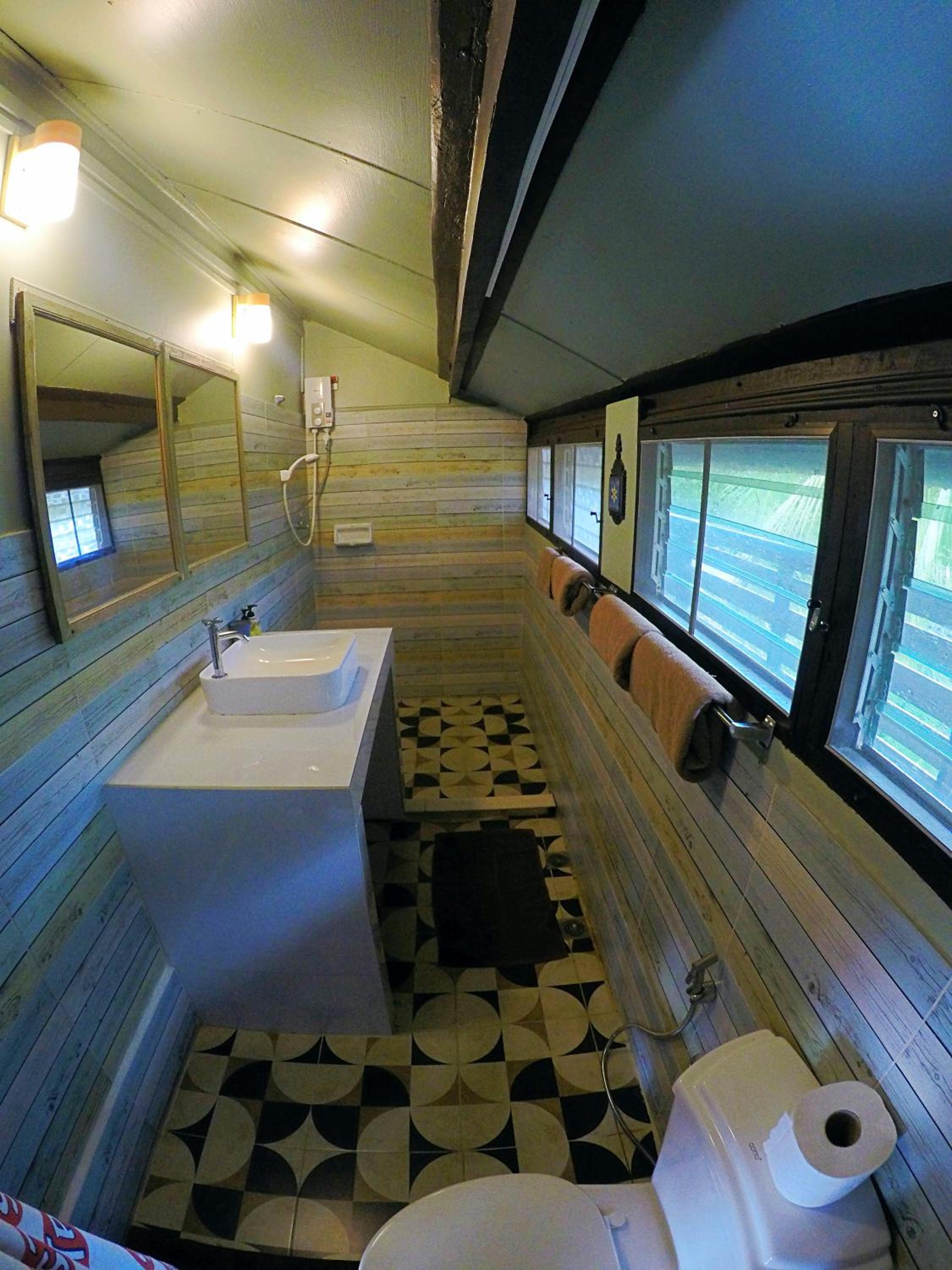 Superior Triple Room with River View - Photo 14
