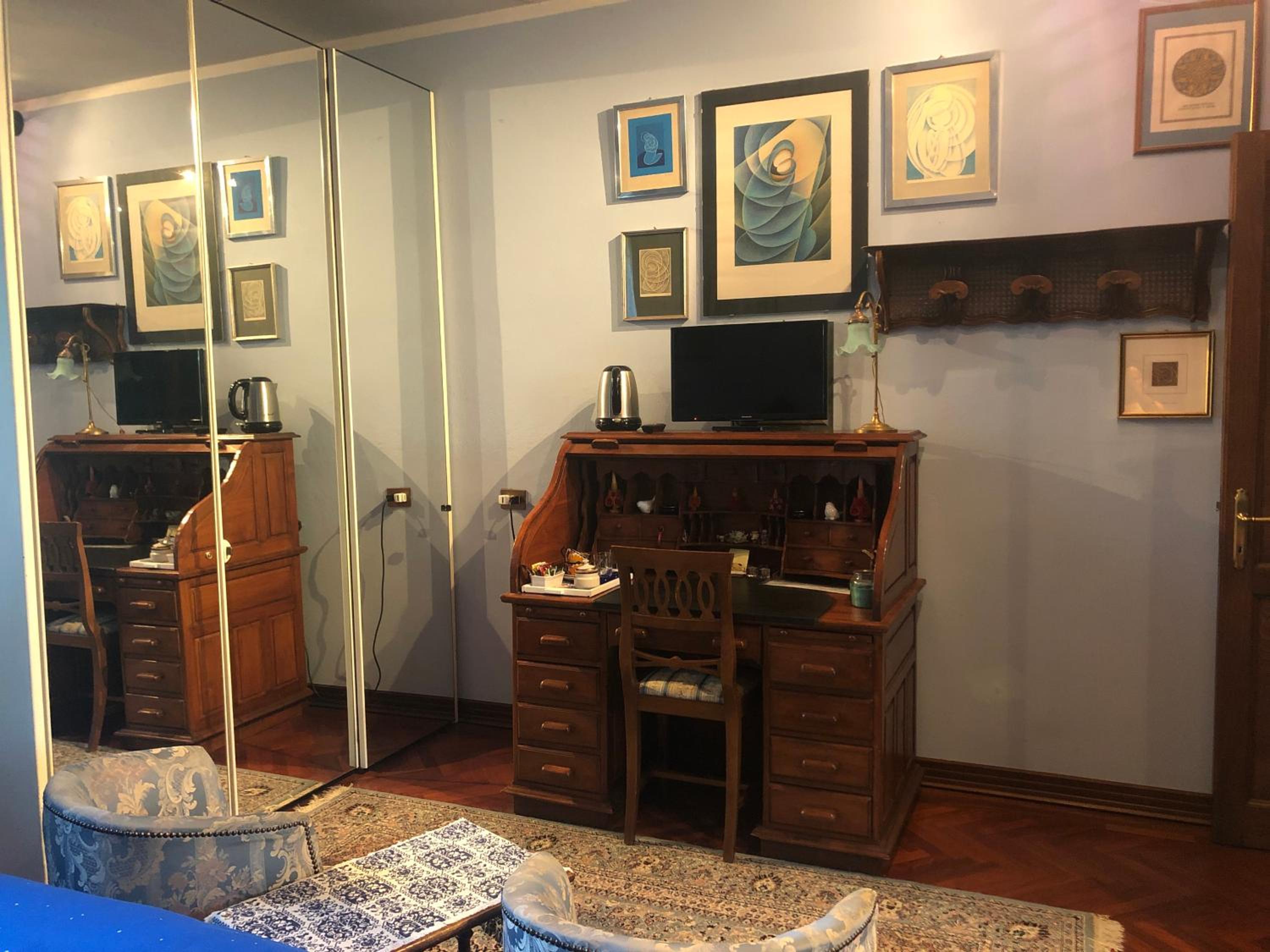 Standard King Room photo 3