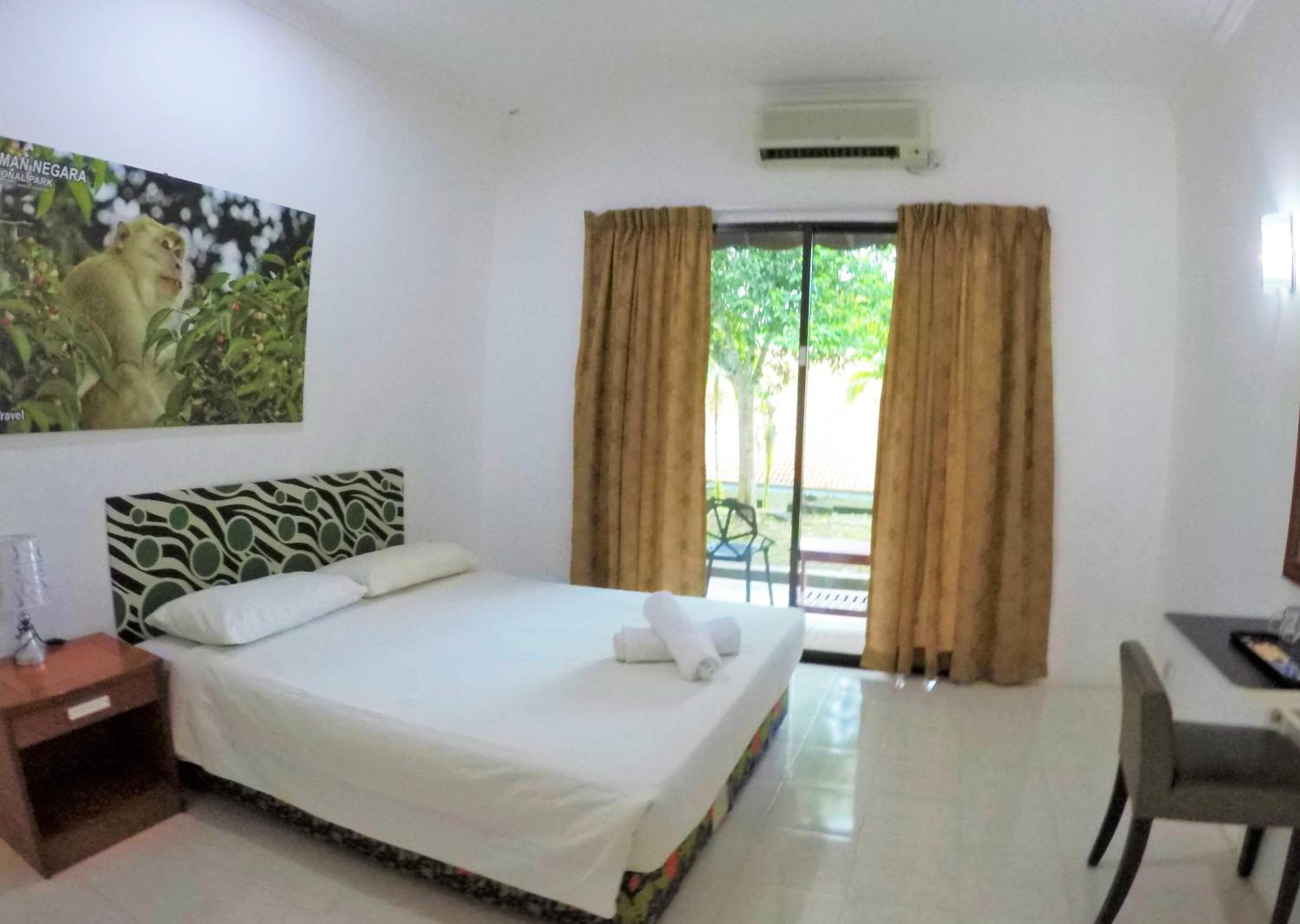 Double or Twin Room - Photo 2