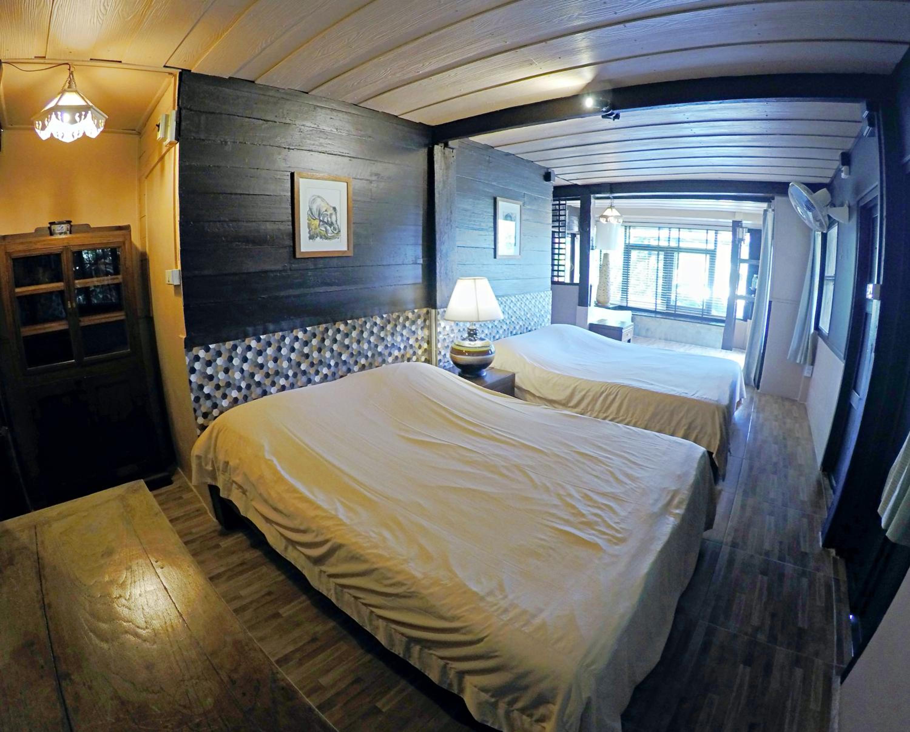 Deluxe Quadruple Room with River View - Photo 5