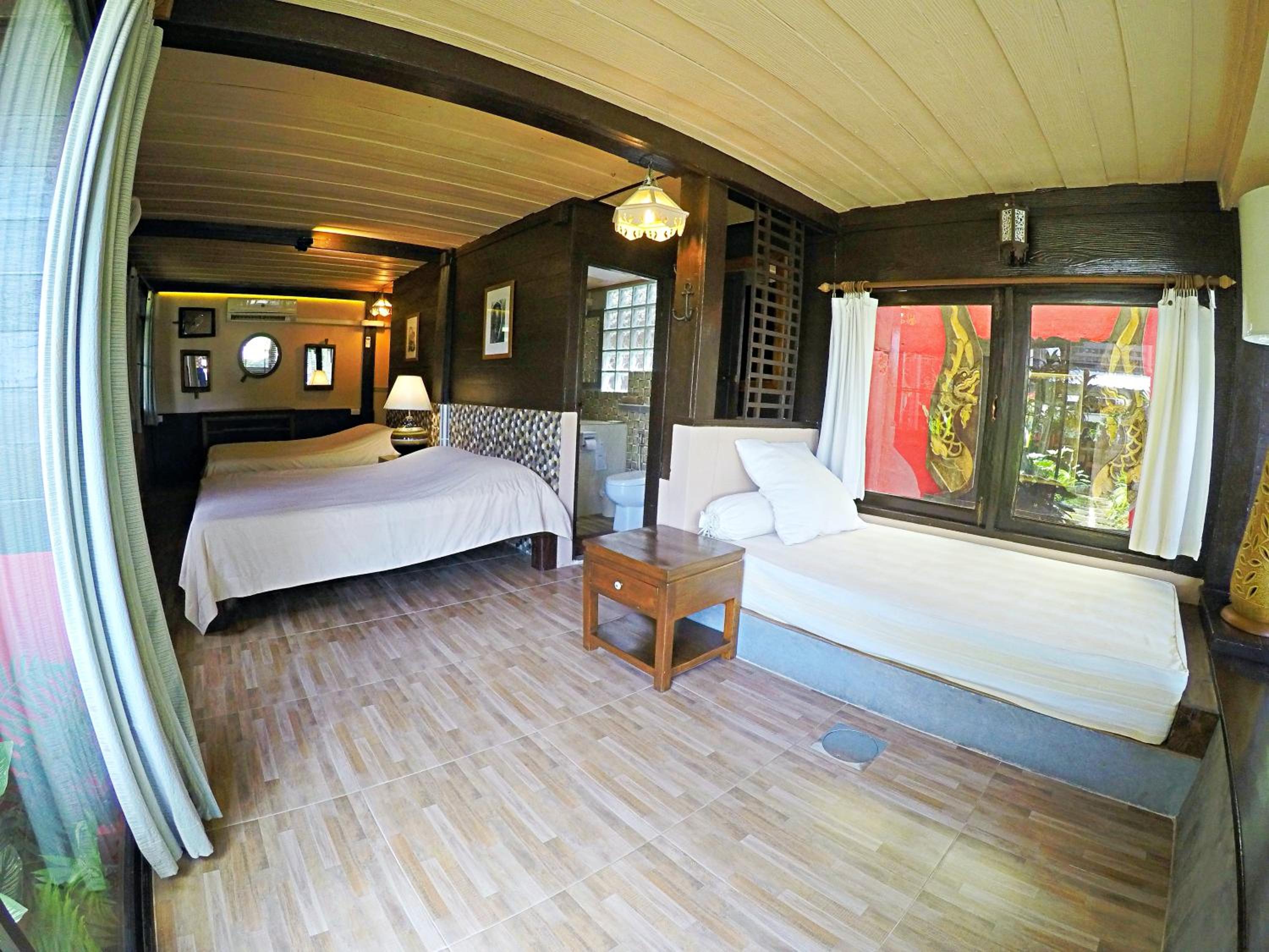 Deluxe Quadruple Room with River View - Photo 4