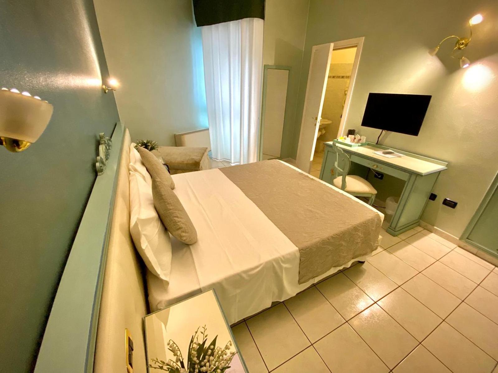 Double or Twin Room - Photo 1