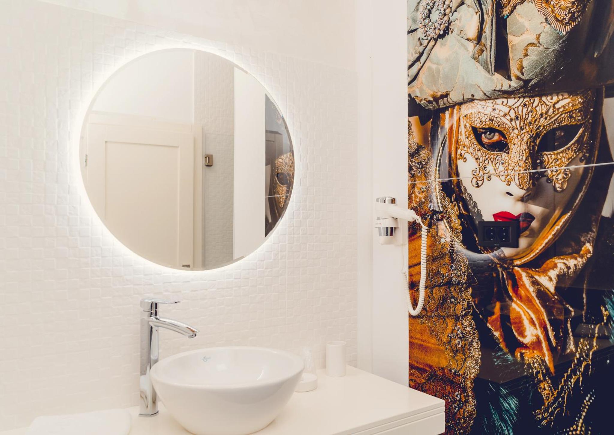 Single Room with Private Bathroom photo 2