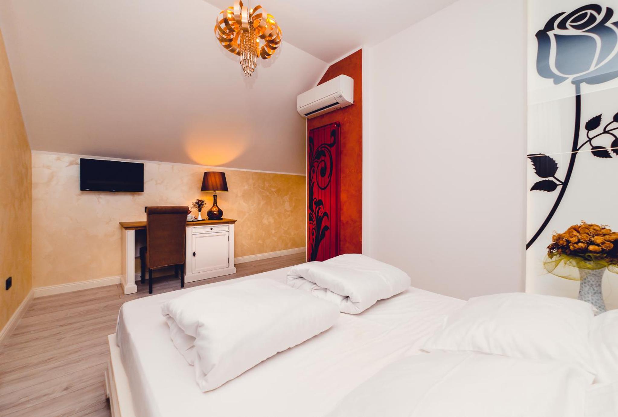 Double Room with Private Bathroom photo 3