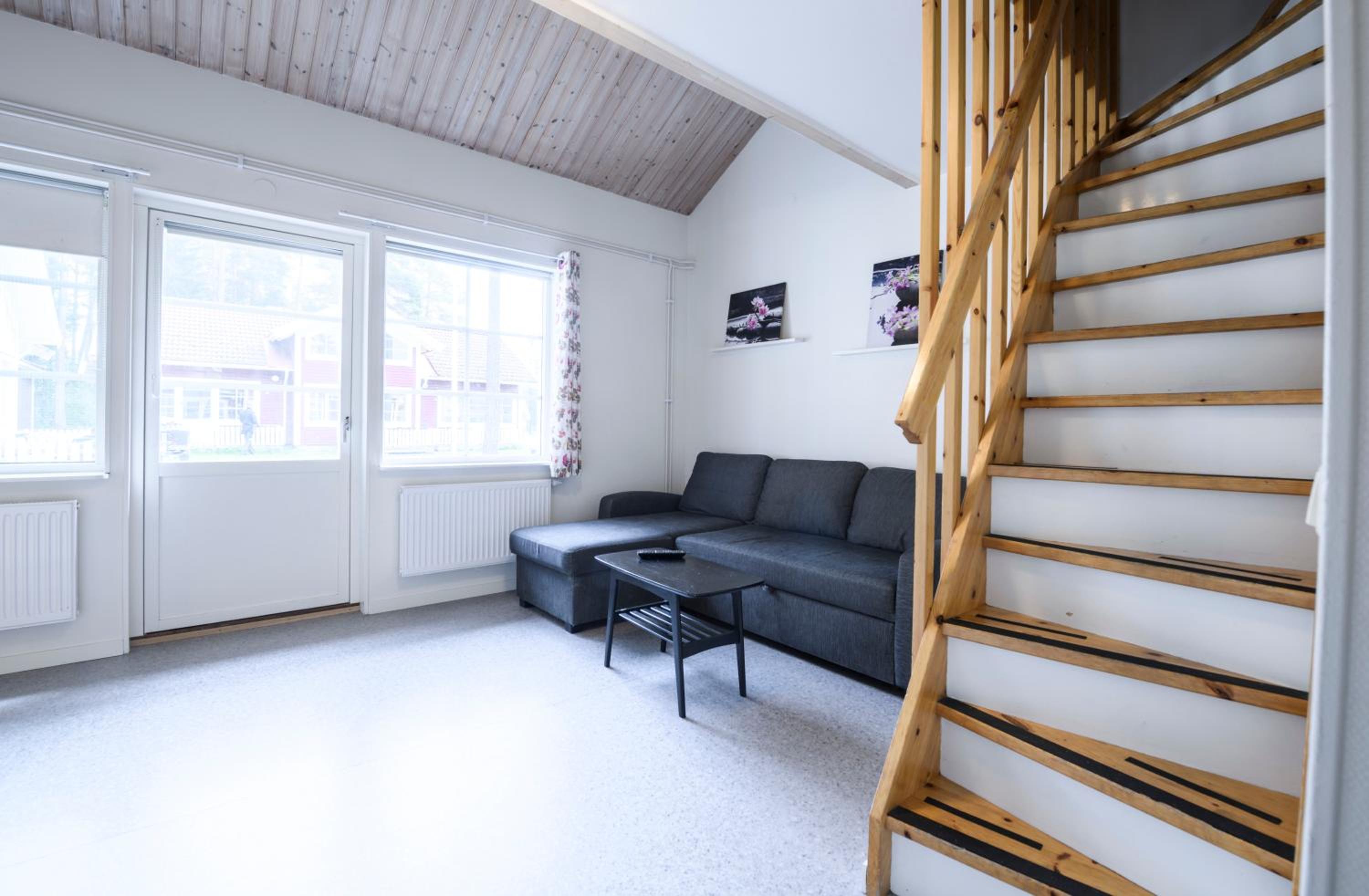 Apartment - Split Level - Photo 1
