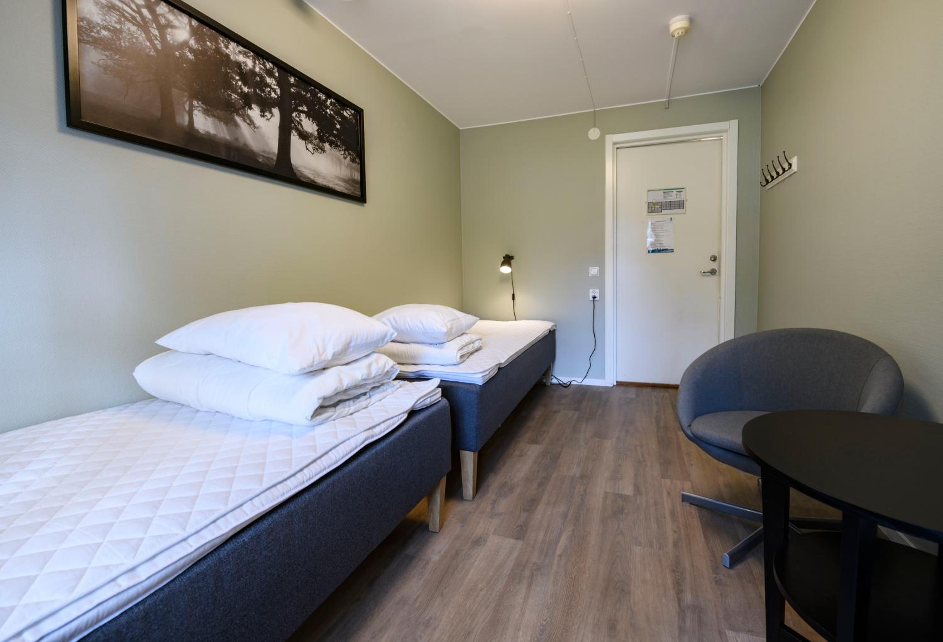 Twin Room - Photo 2